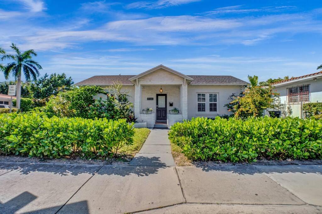 Stunning 2bd 1ba Dream House In Surfside * Miami Beach