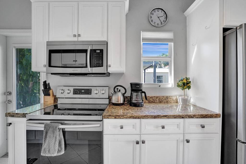 Villa Stunning 2bd 1ba Dream House In Surfside Miami Beach