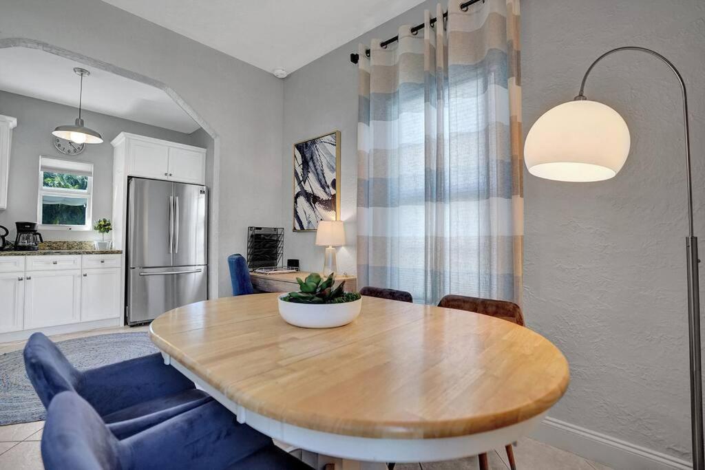 Stunning 2bd 1ba Dream House In Surfside Villa Miami Beach