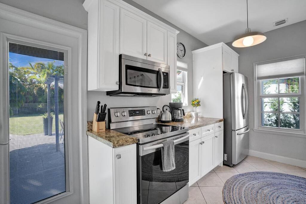 Stunning 2bd 1ba Dream House In Surfside Villa *