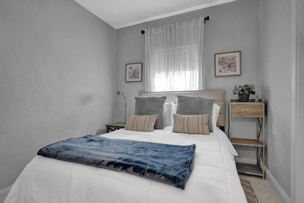 Stunning 2bd 1ba Dream House In Surfside Miami Beach