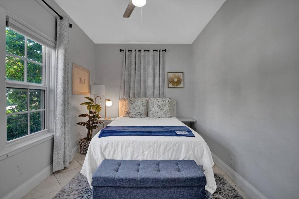 Villa Stunning 2bd 1ba Dream House In Surfside *