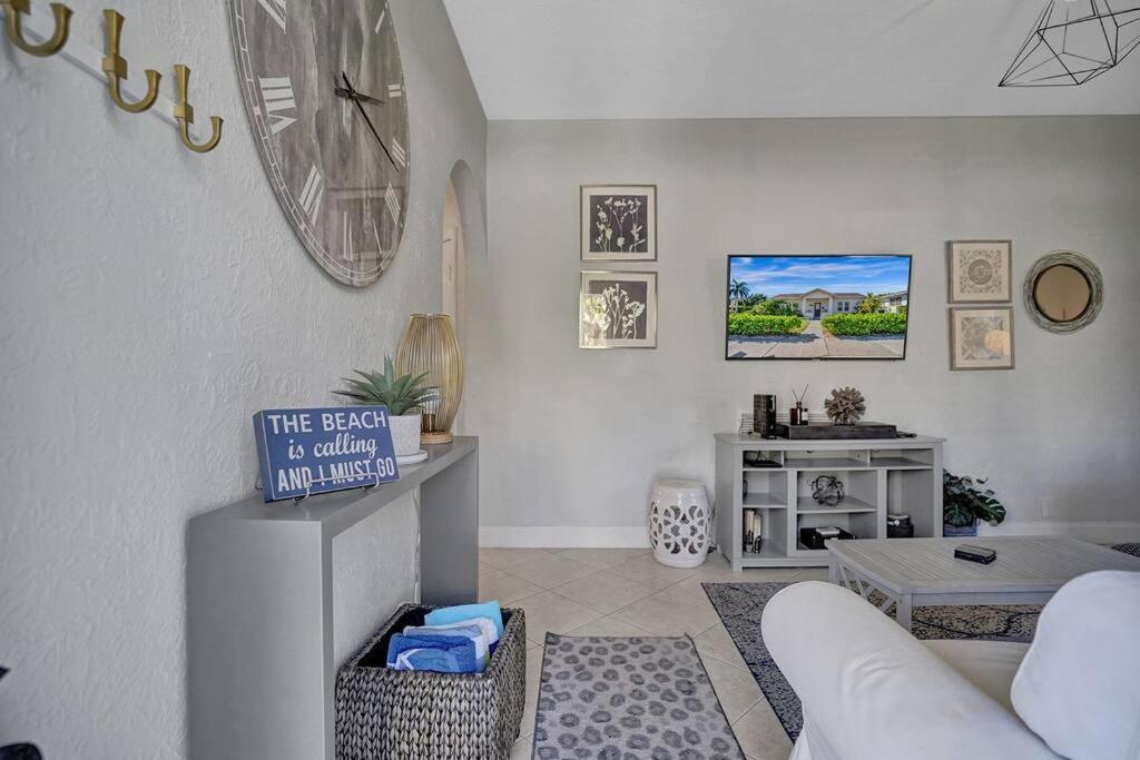 Stunning 2bd 1ba Dream House In Surfside Villa *