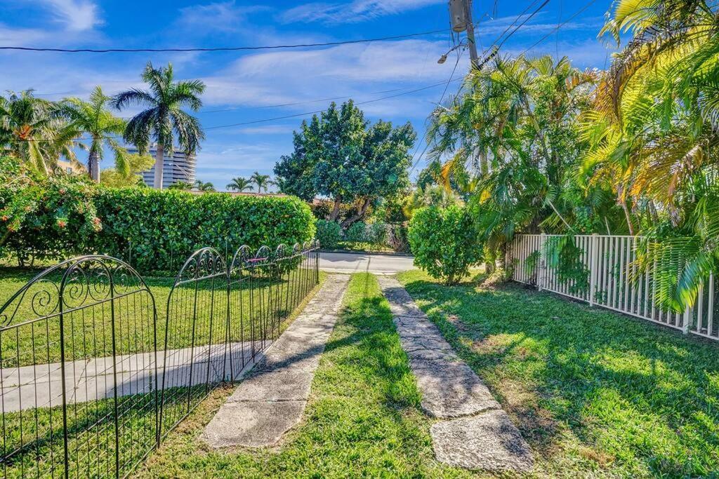 Villa Stunning 2bd 1ba Dream House In Surfside *