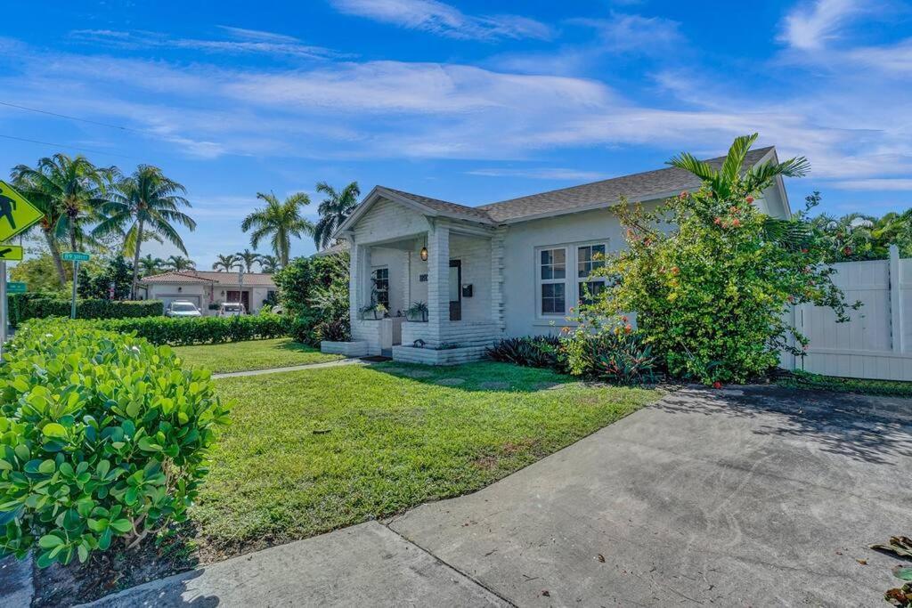 Stunning 2bd 1ba Dream House In Surfside