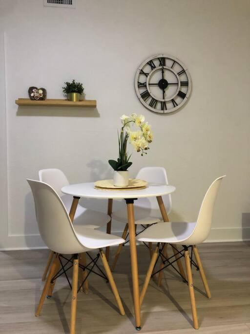 Apartment Chic And Modern Steps From The *
