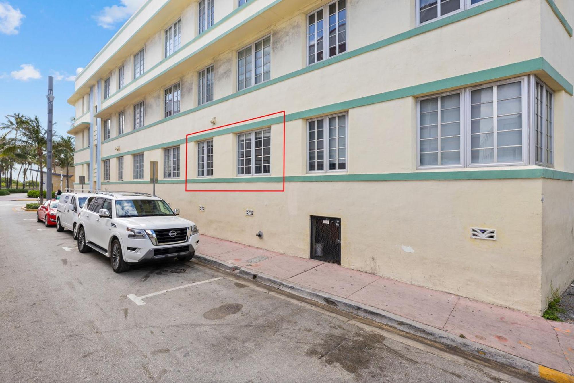 Apartment 1 Bedroom - Ocean Drive & 6th Street. Miami Beach
