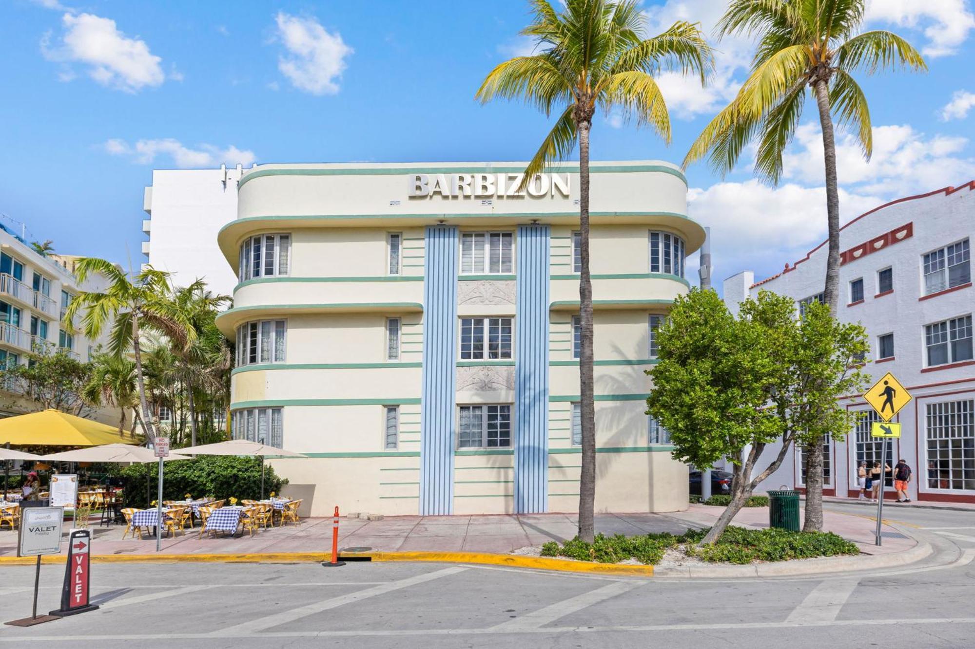 Apartment 1 Bedroom - Ocean Drive & 6th Street. *