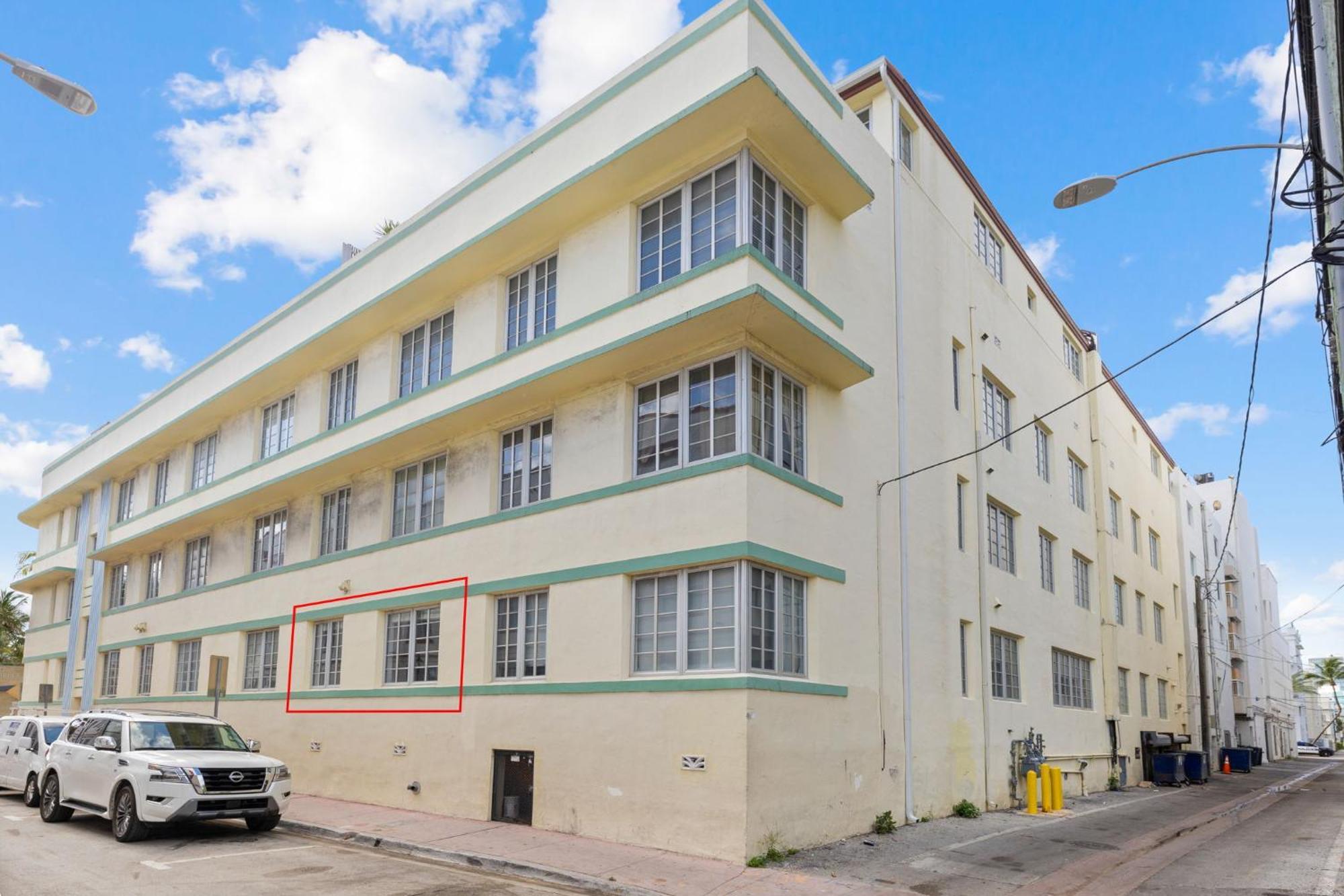 Apartment 1 Bedroom - Ocean Drive & 6th Street. Miami Beach