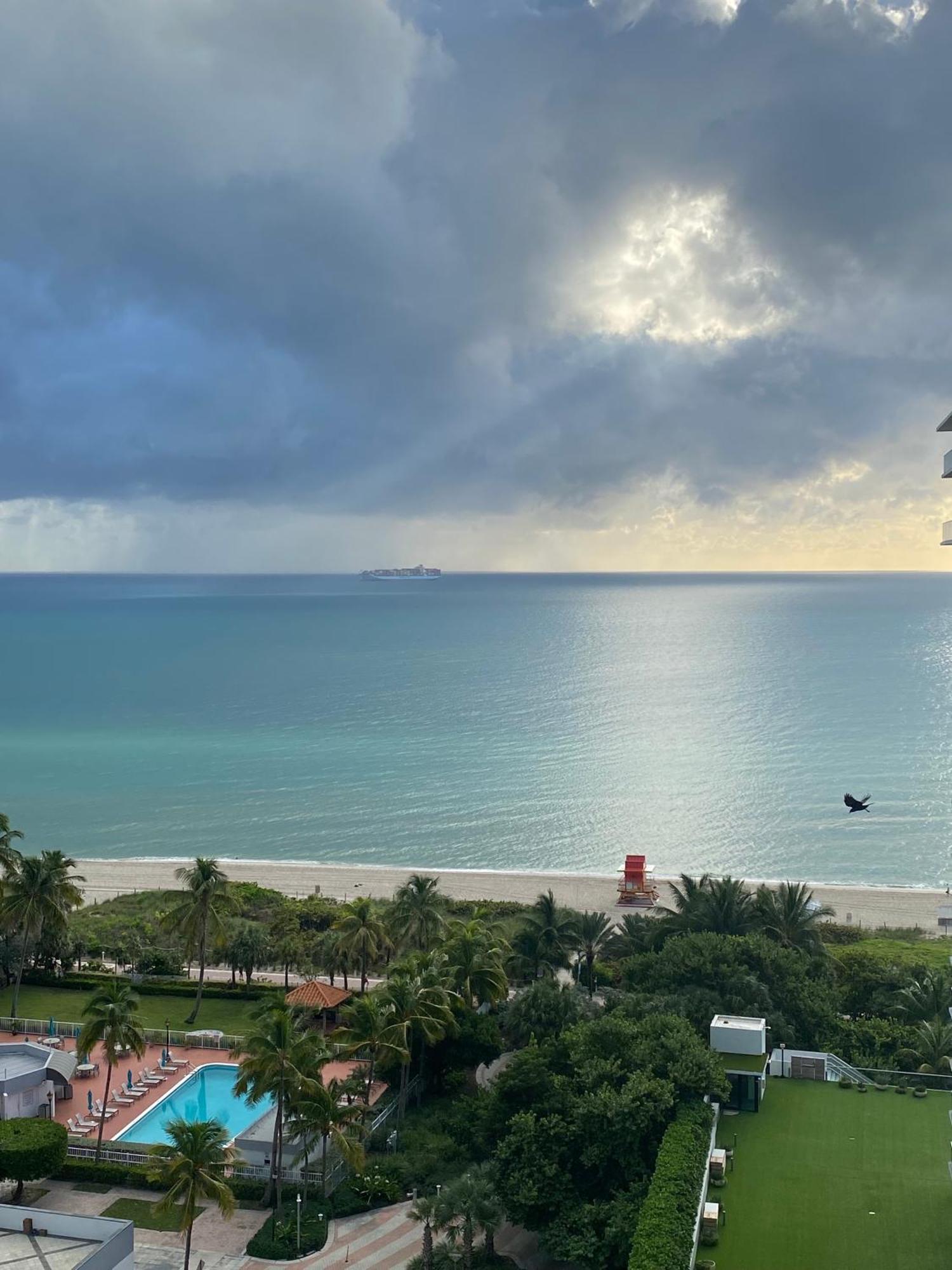 Apartment Incredible Ocean Views! Terrace, 1800 Sq.ft., *