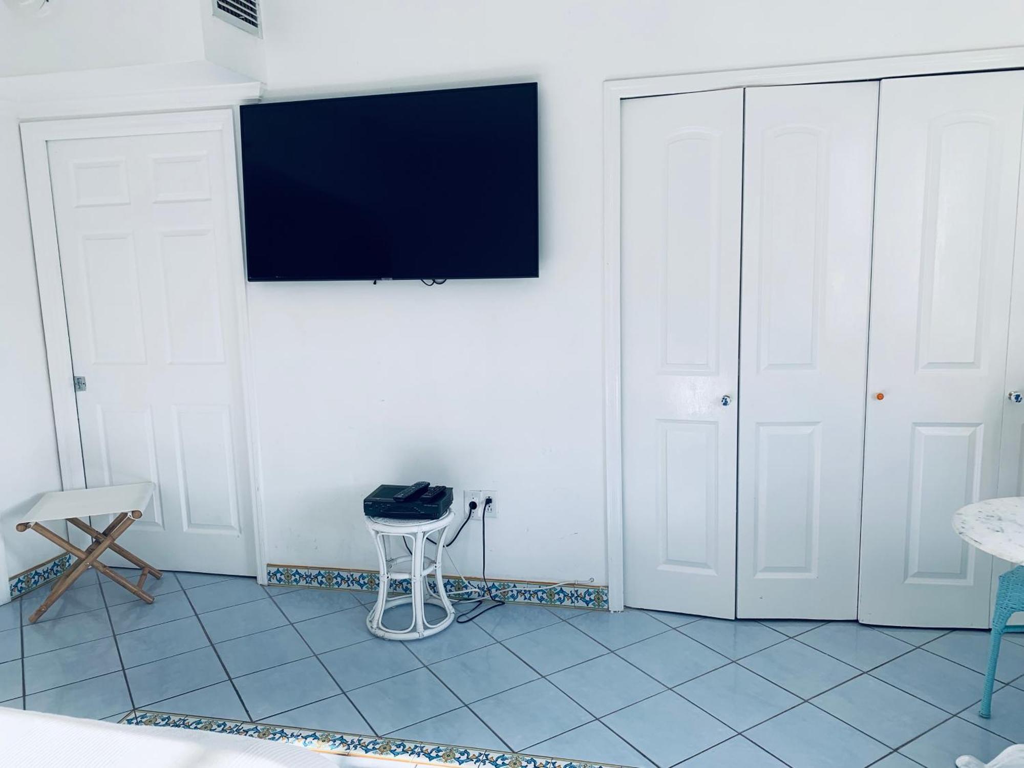 Apartment Beachfront Ocean Dr White Paradise Sobe 311