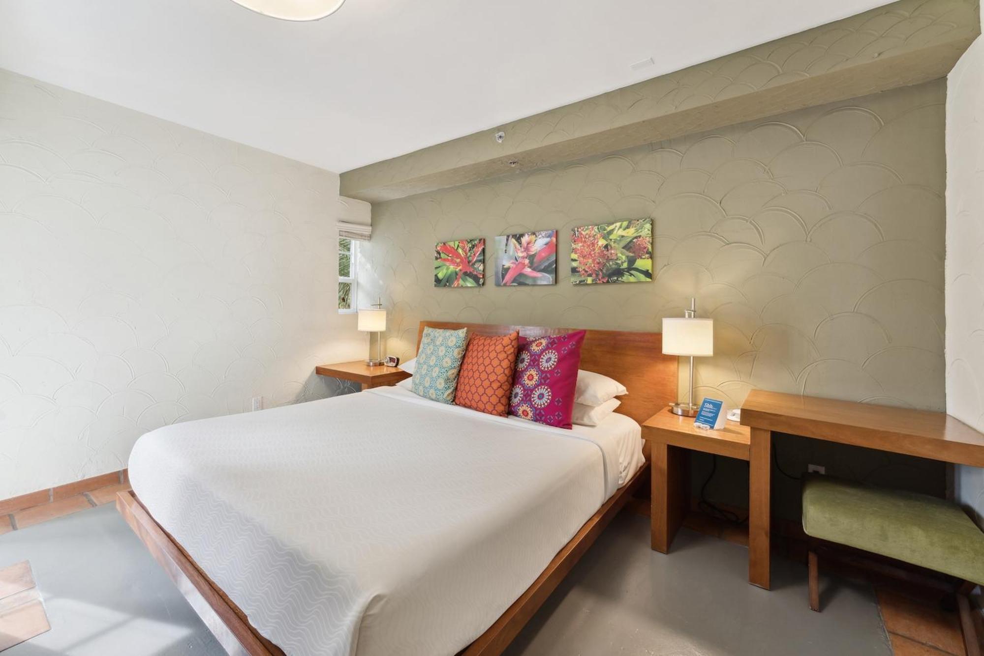 Hotel El Paseo Miami Beach