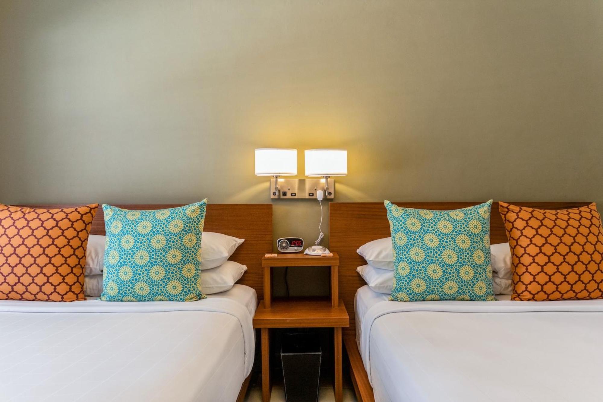 Hotel El Paseo Miami Beach