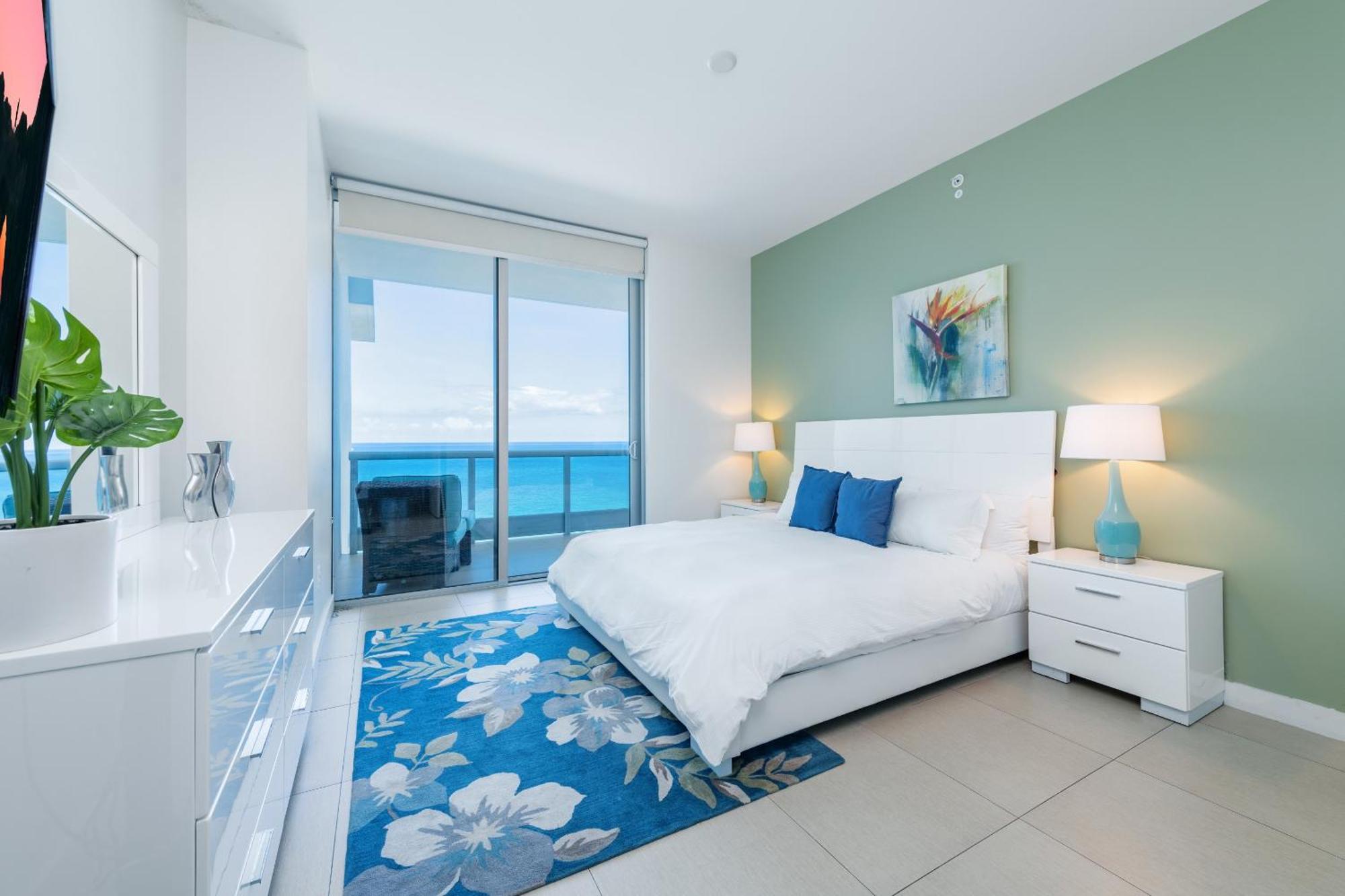 Global Luxury At Monte Carlo Apartment Miami Beach