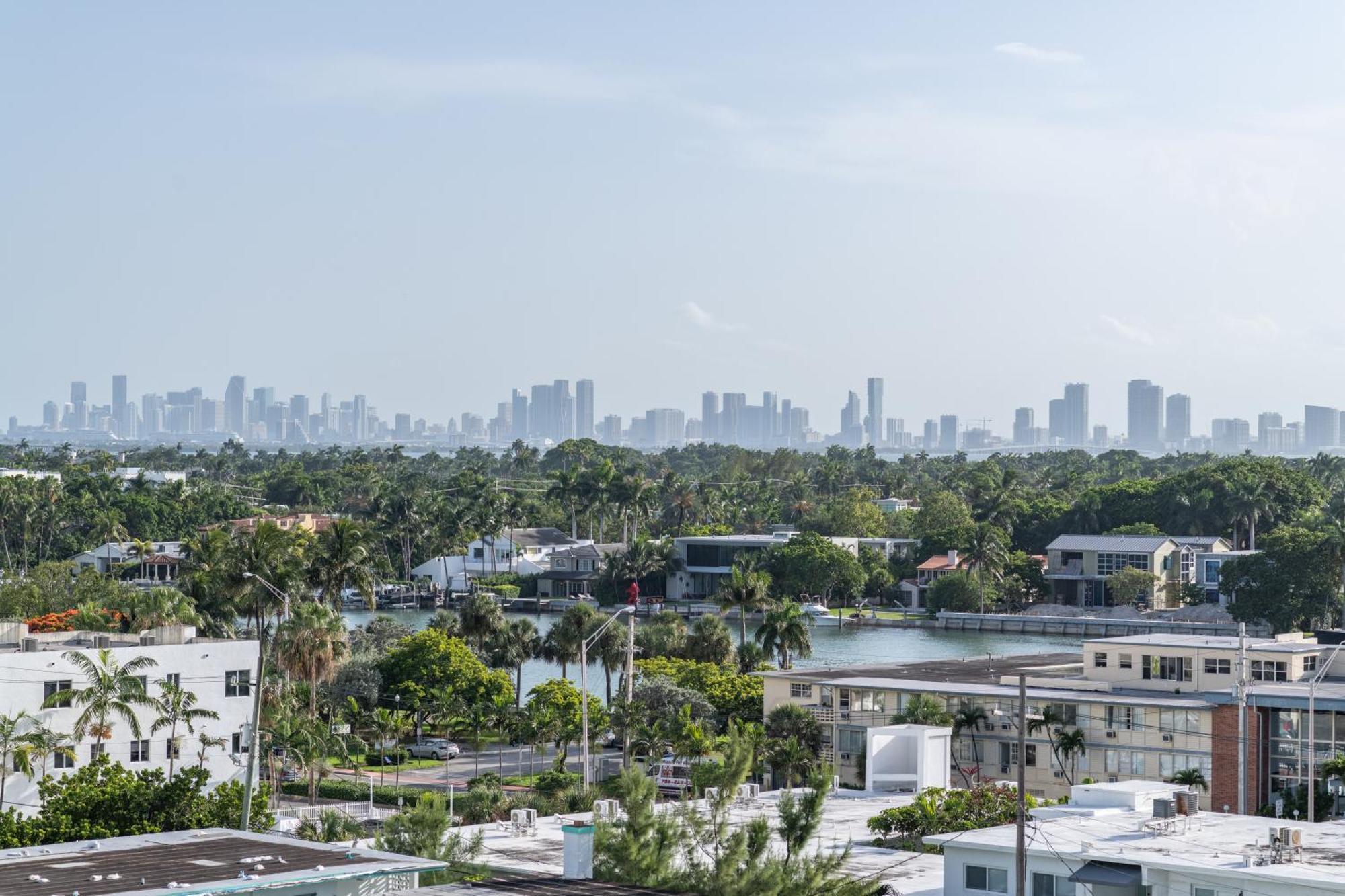 Global Luxury At Monte Carlo * Miami Beach