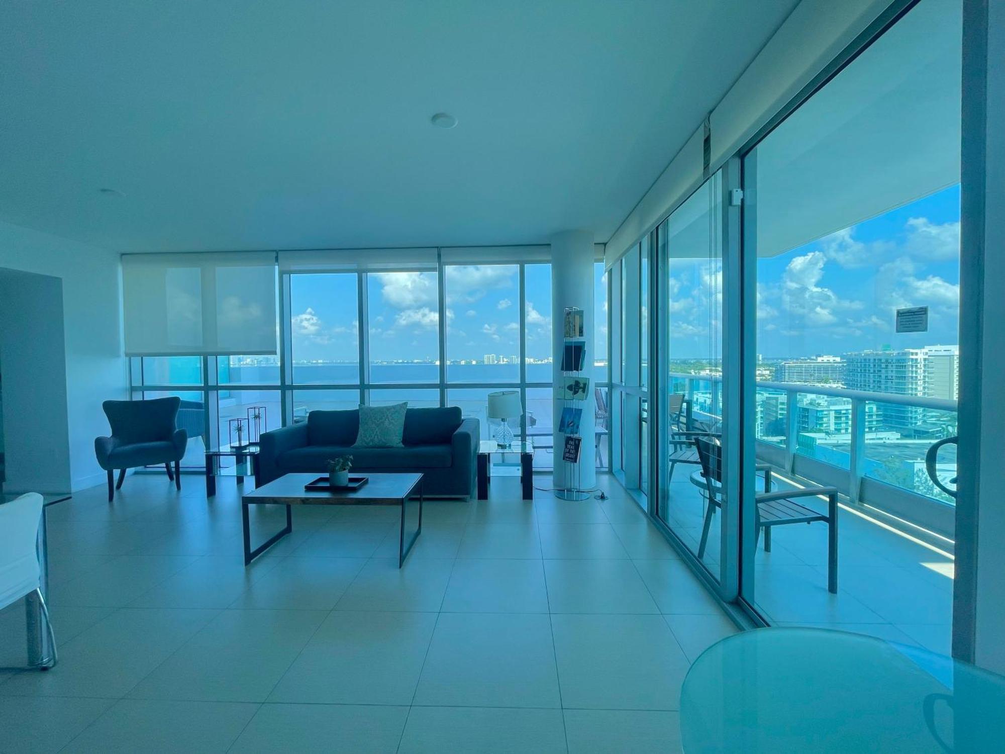 Monte Carlo In Miami Aparthotel