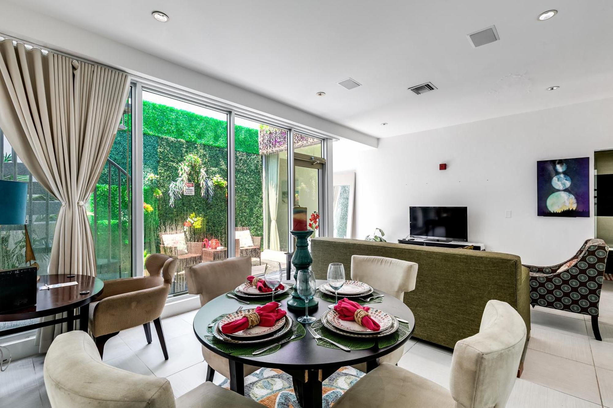 2bedroom 2bath Loft Exclusive Rooftop&jacuzzi,1block From Apartment *