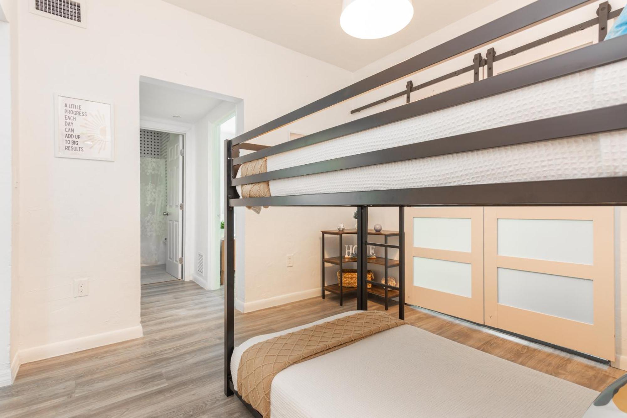 Aparthotel West Deco *