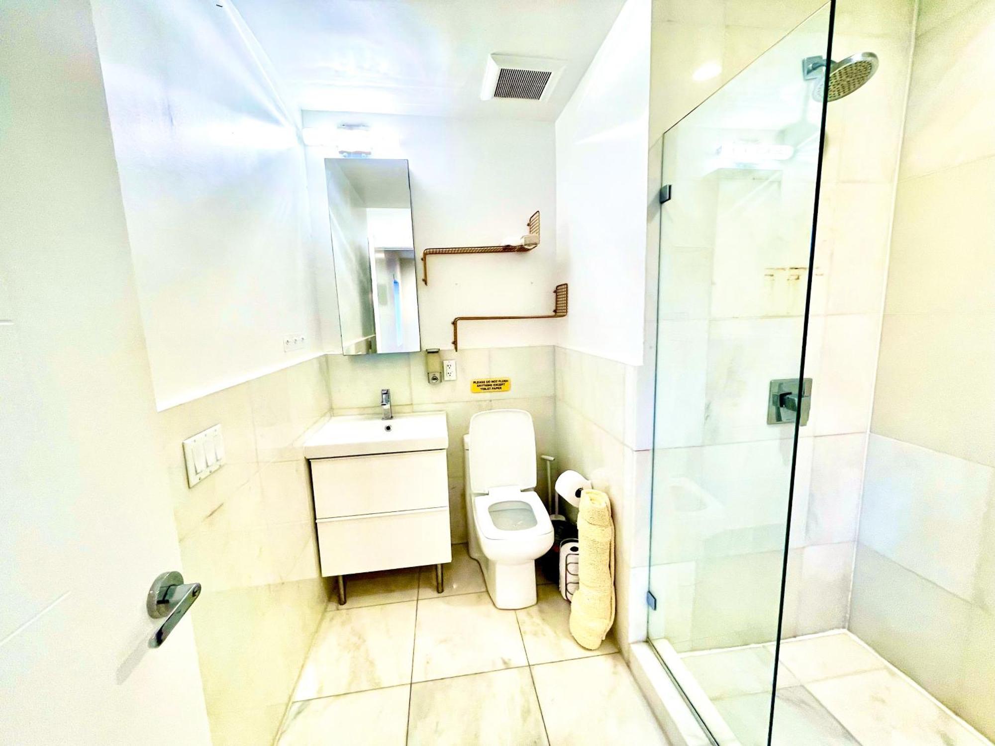 Apartment 12 Guests Luxurious South 2