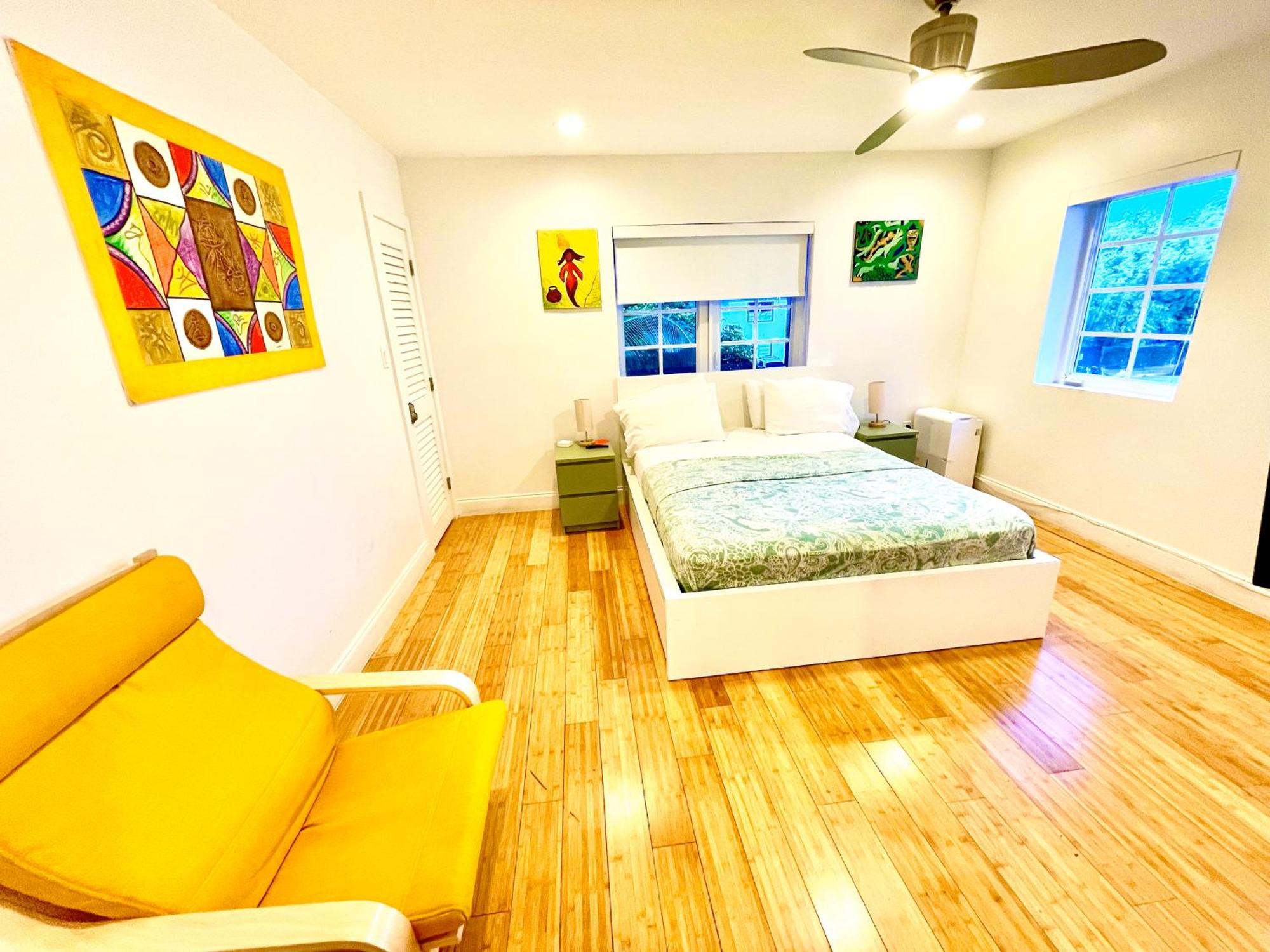 12 Guests Luxurious South 2
