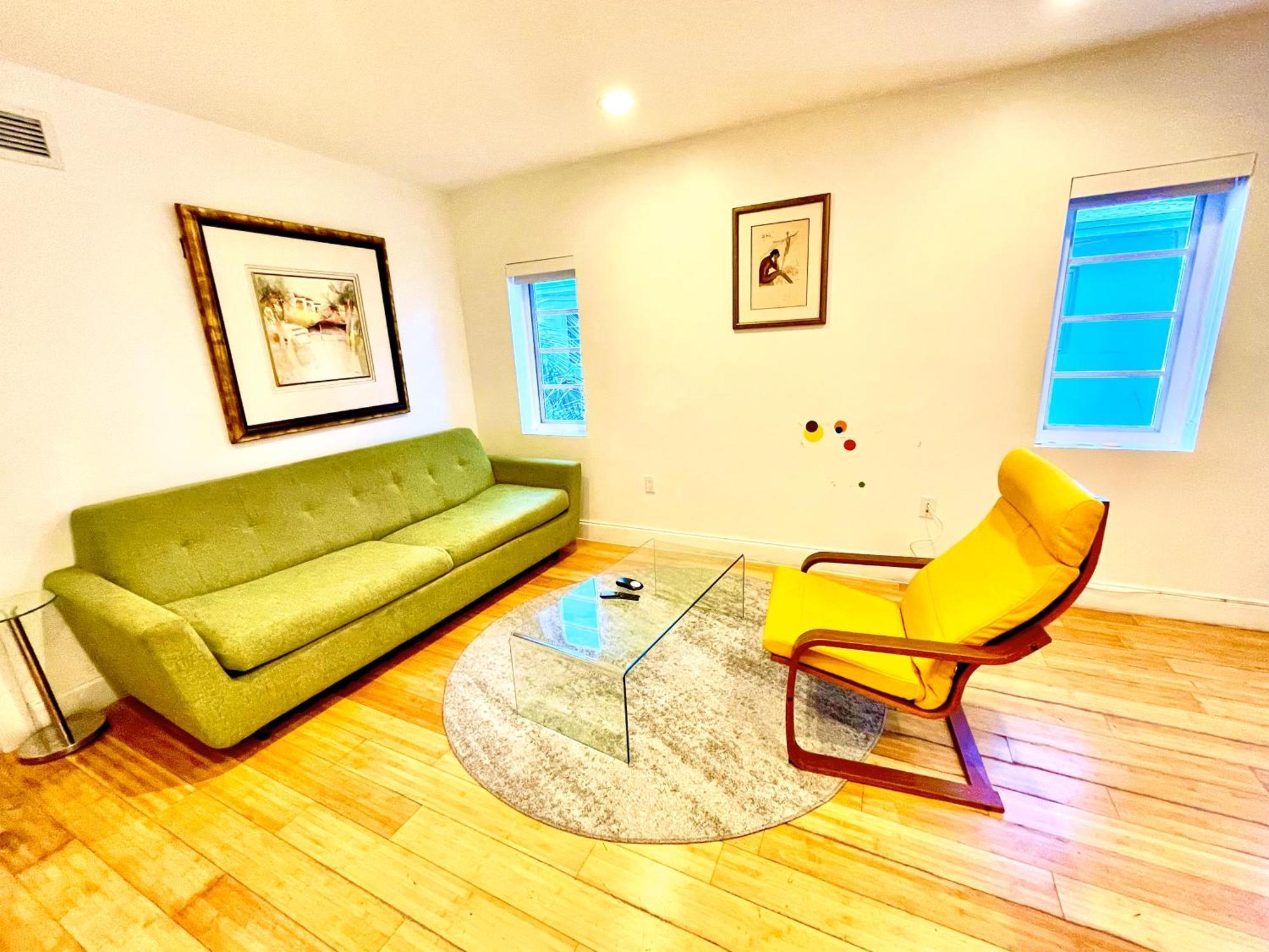 12 Guests Luxurious South 2 Apartment