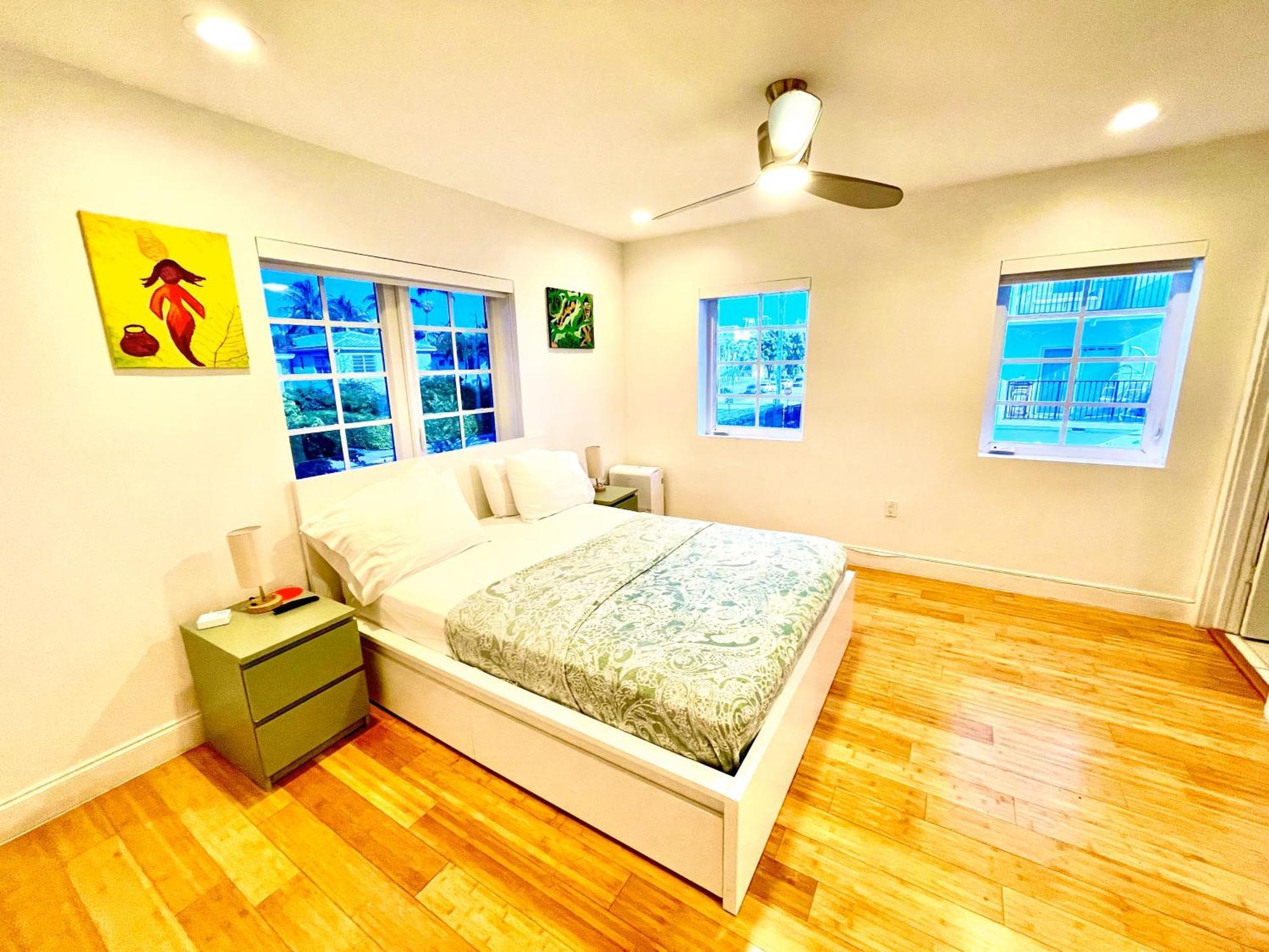 12 Guests Luxurious South 2