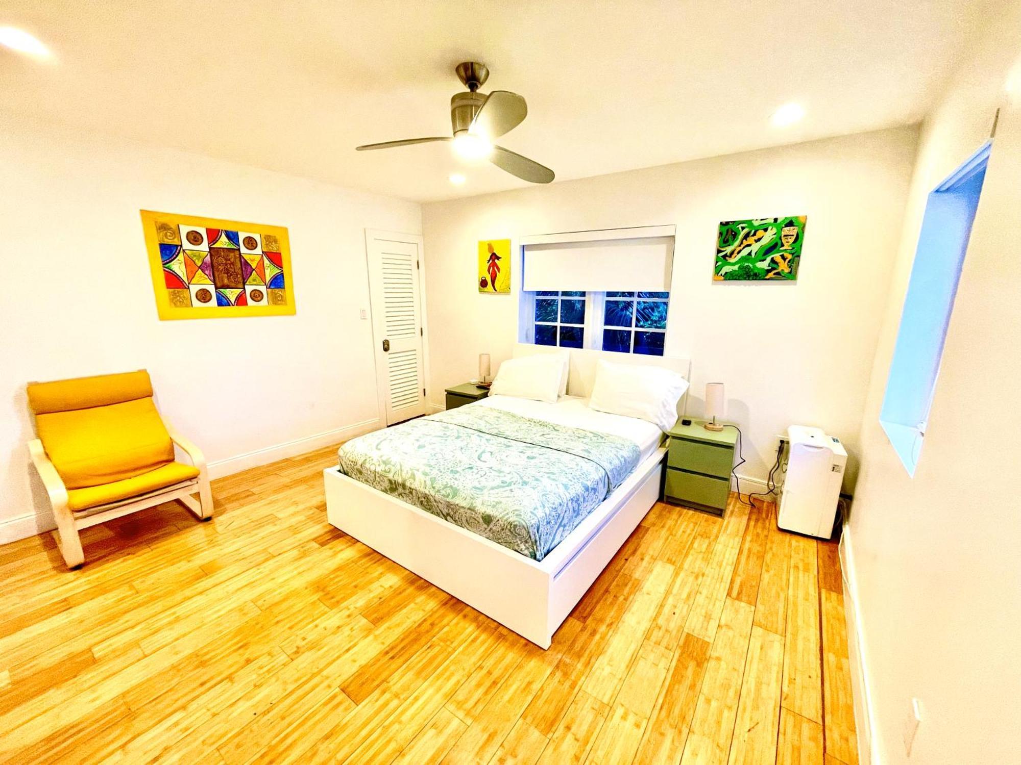 12 Guests Luxurious South 2 *