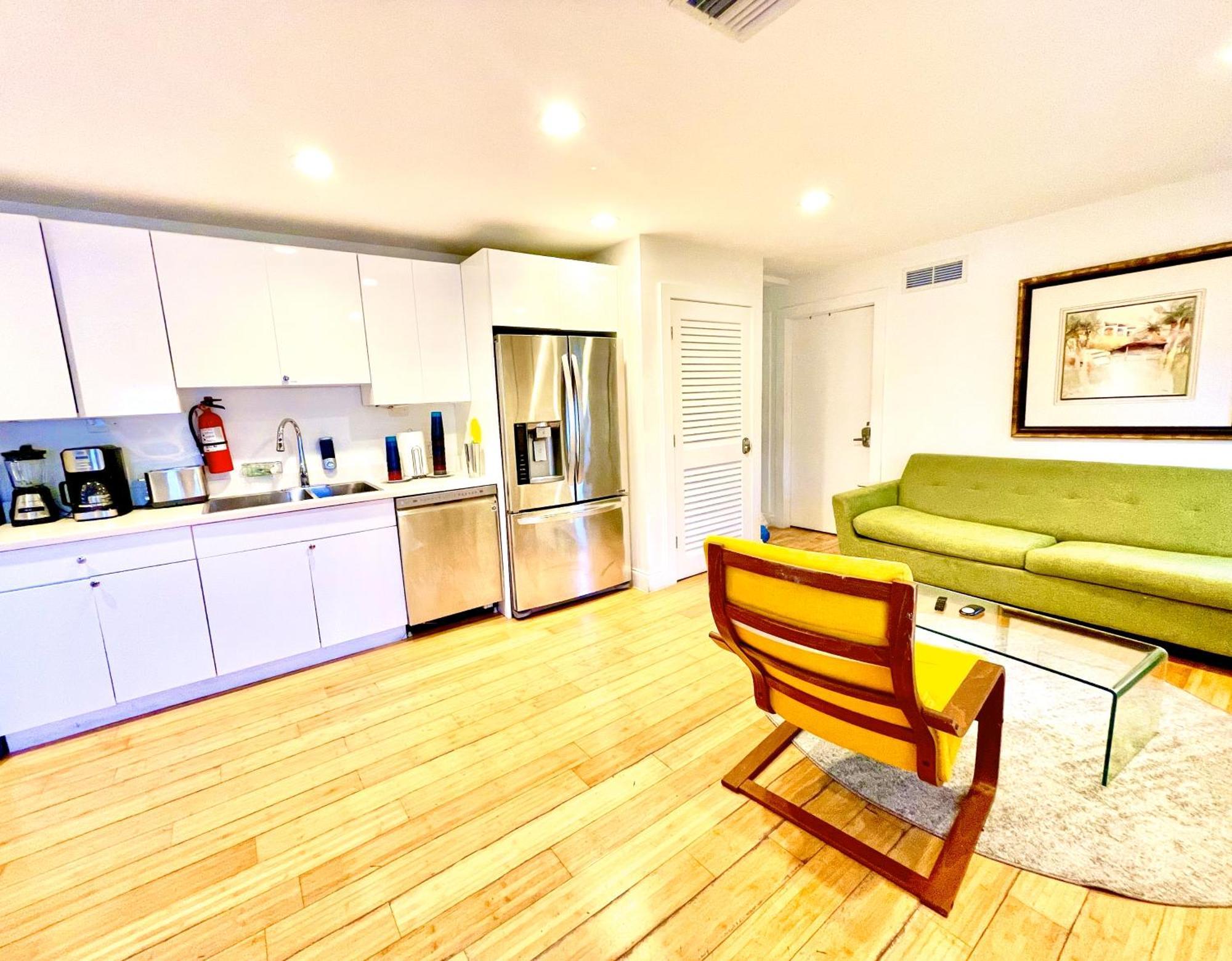 Apartment 12 Guests Luxurious South 2