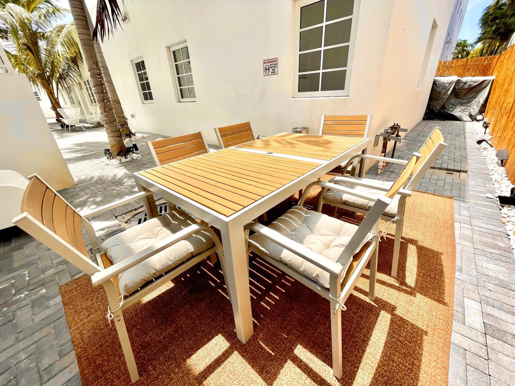 12 Guests Luxurious South 2 *