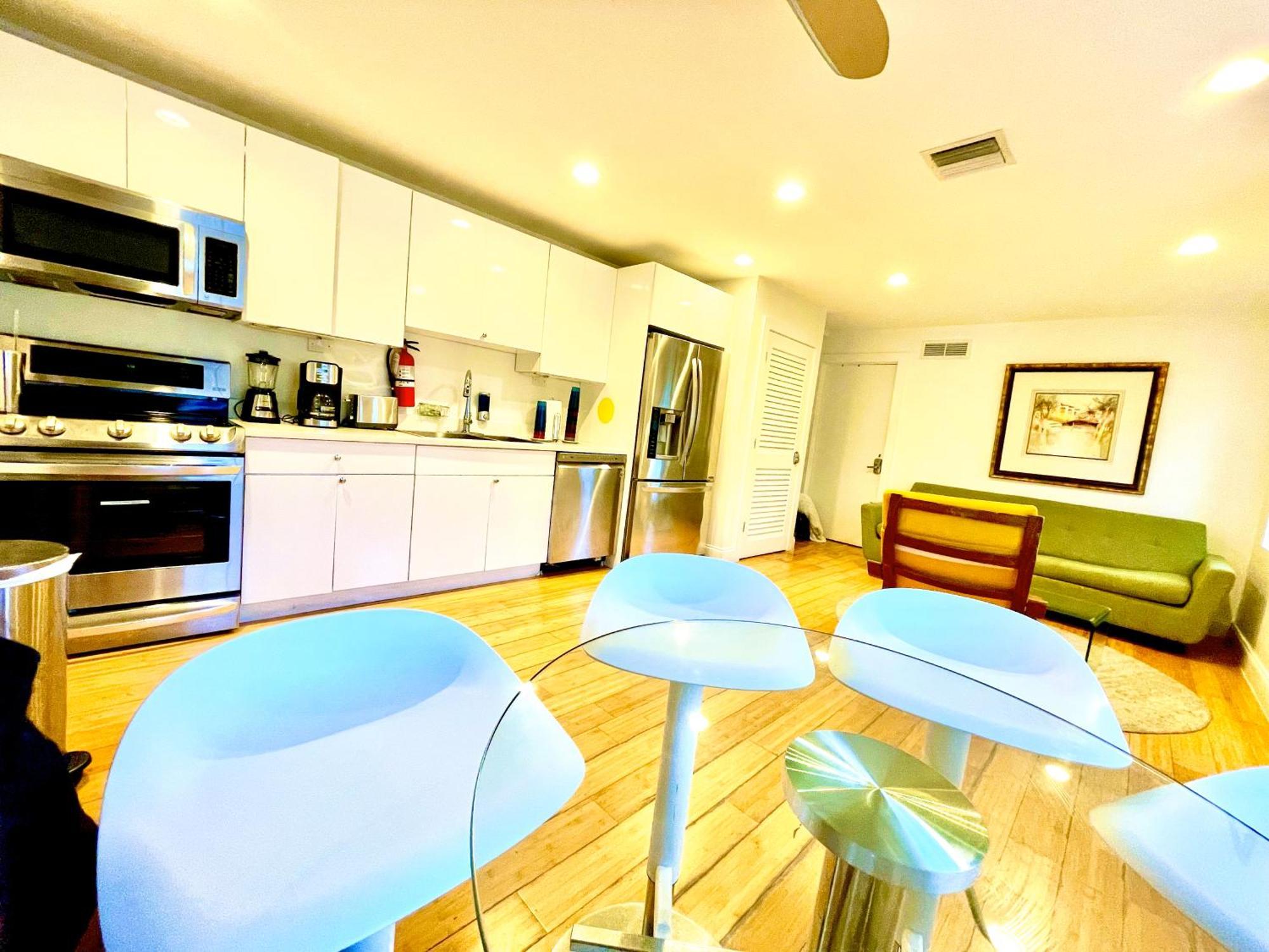 Apartment 12 Guests Luxurious South 2 *