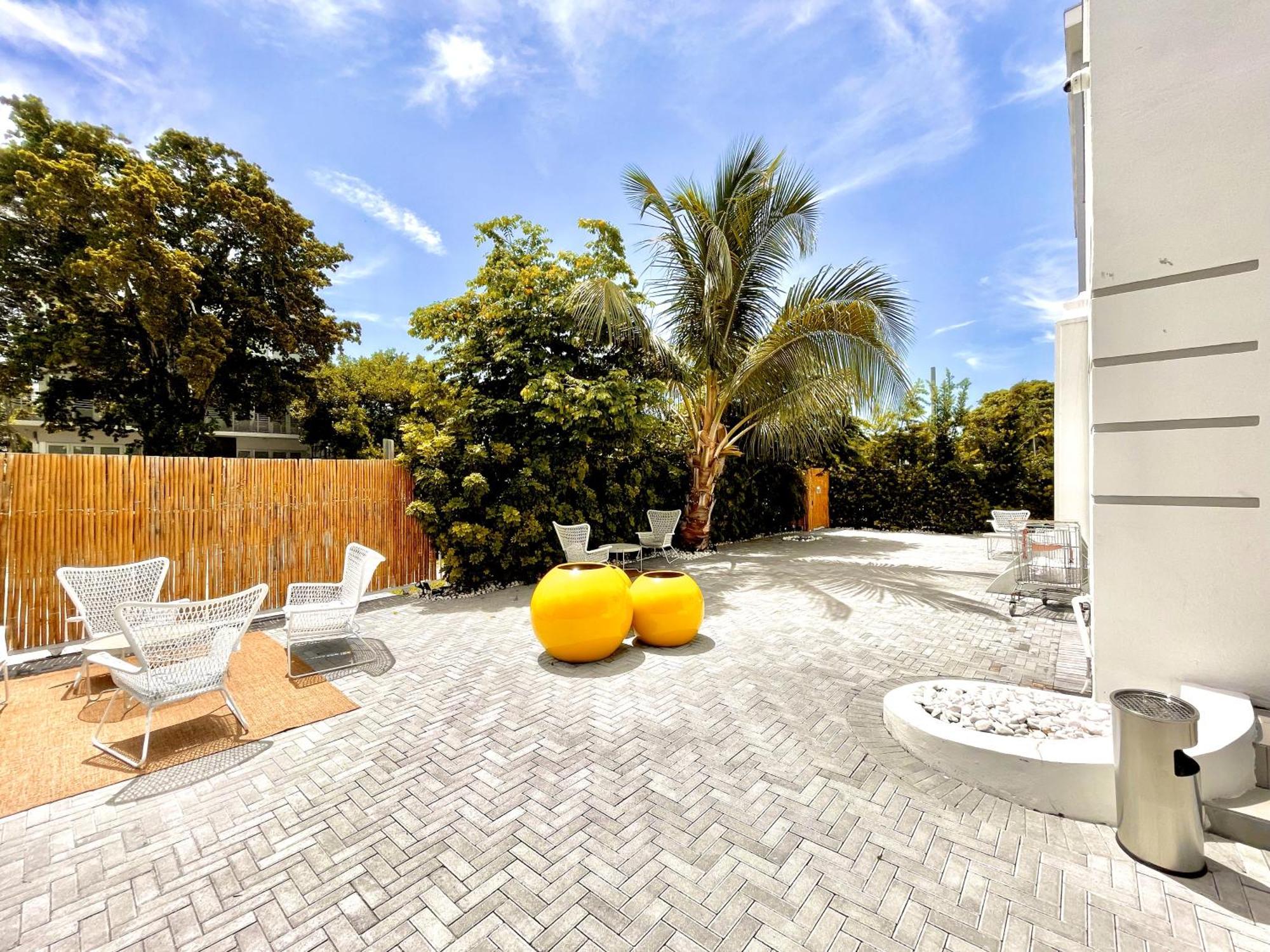 8 Guests Luxurious Elegant South Apartment Miami Beach