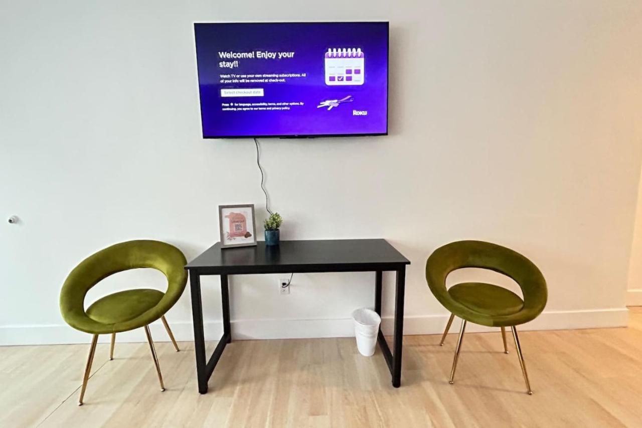 Apartment Retro Charm With Modern Comfort Miami *