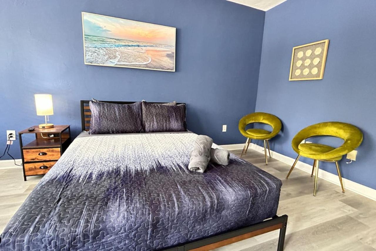 Contemporary Haven In Historic South Apartment