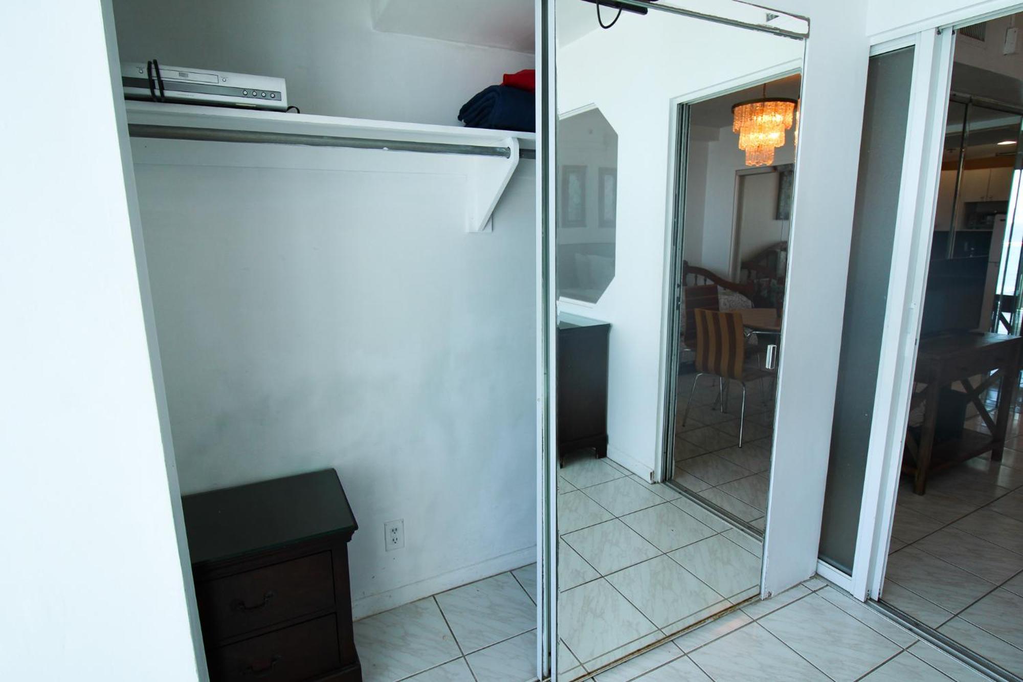 Castle 727 With Balcony And Ocean View, Pool, Tennis, Access, Free Parking Holiday home