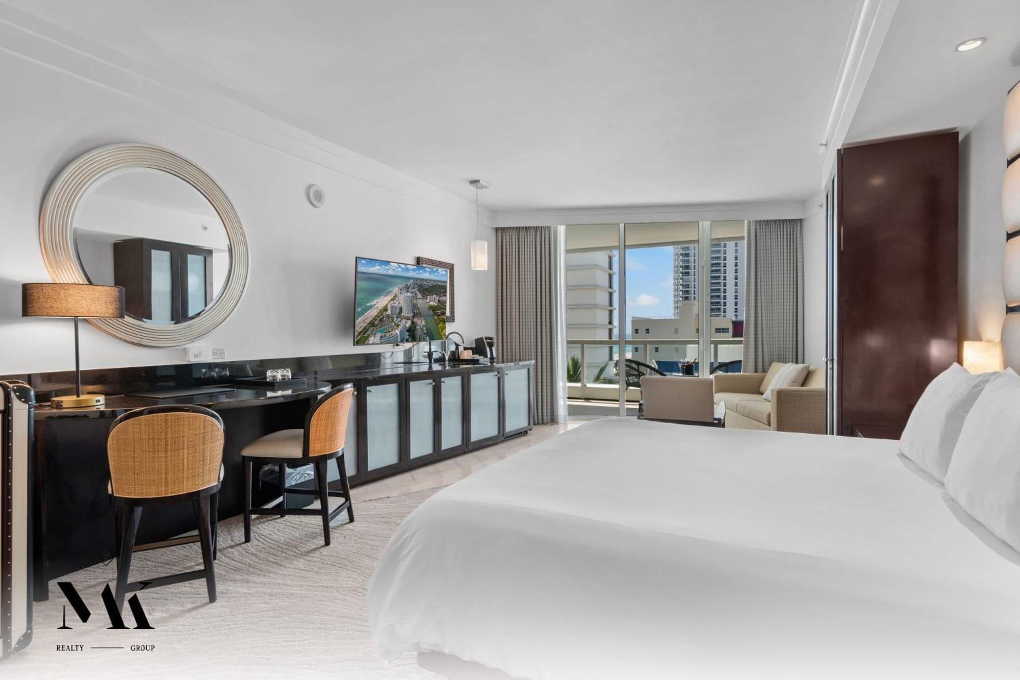 Fontainebleau Balcony W Ocean And View *