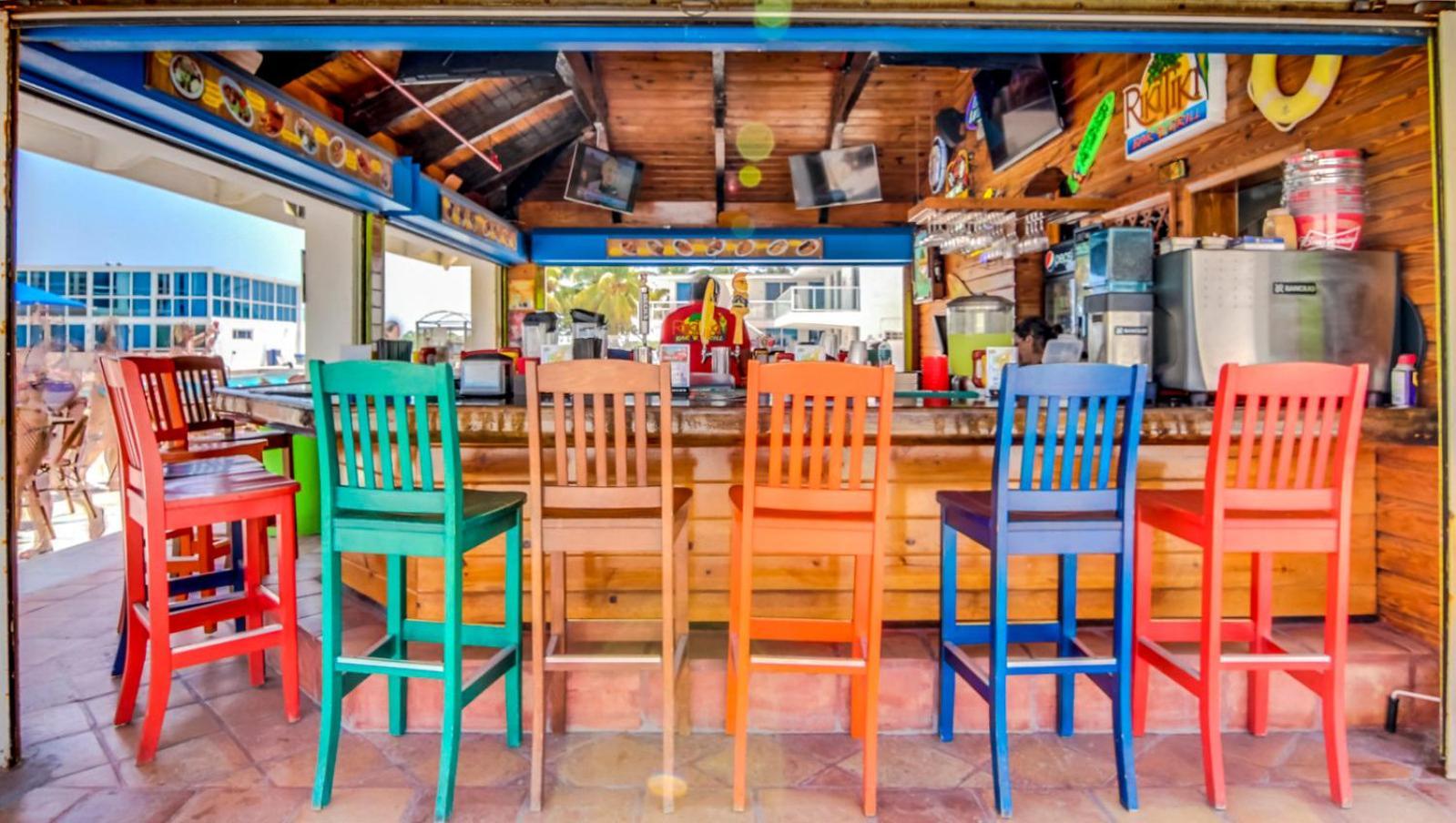 Castle 1205 Beachfront With Free Parking, Access, Pool, Tennis