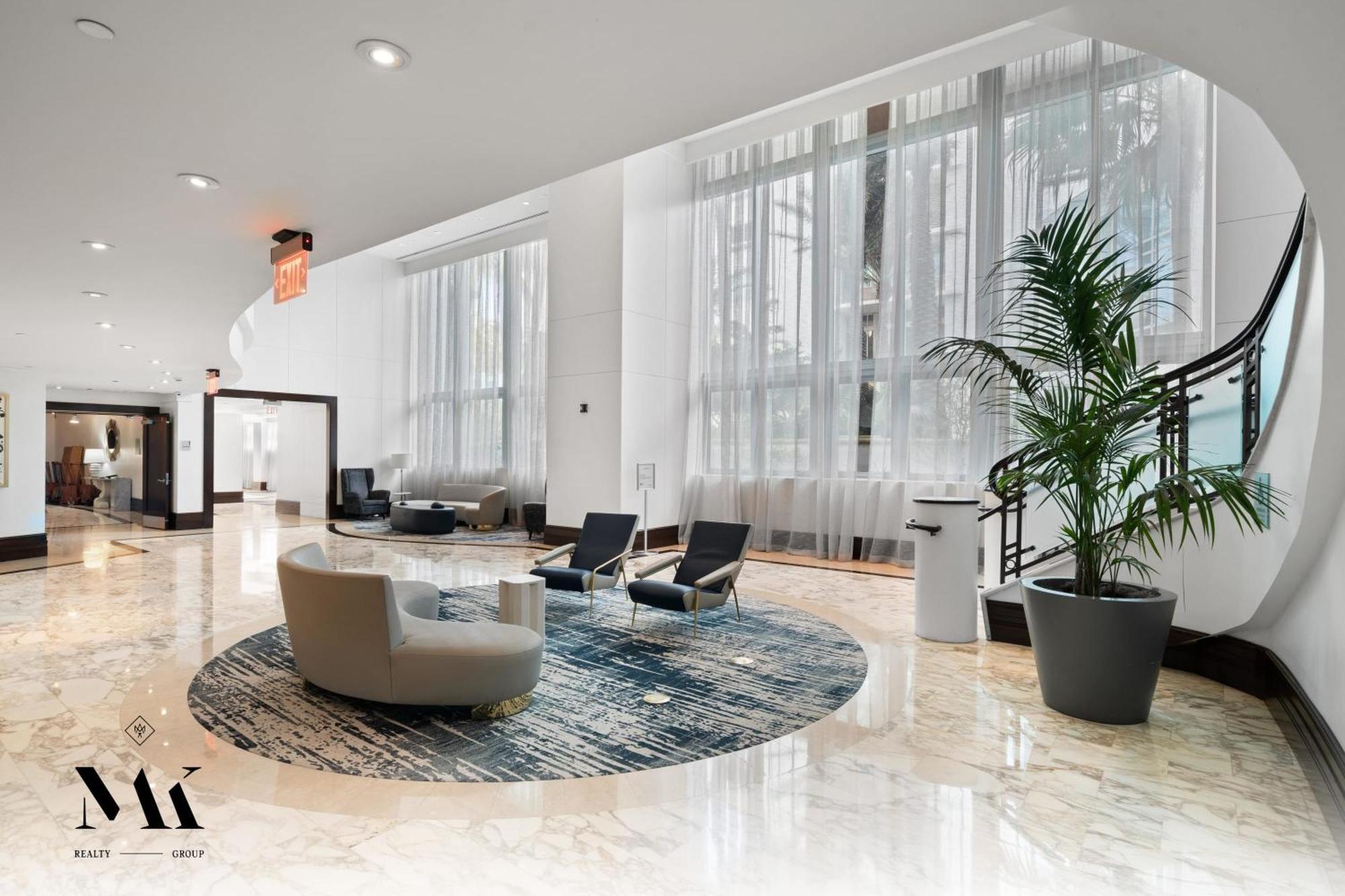 Fontainebleau Balcony W Ocean + Bay View Holiday home *