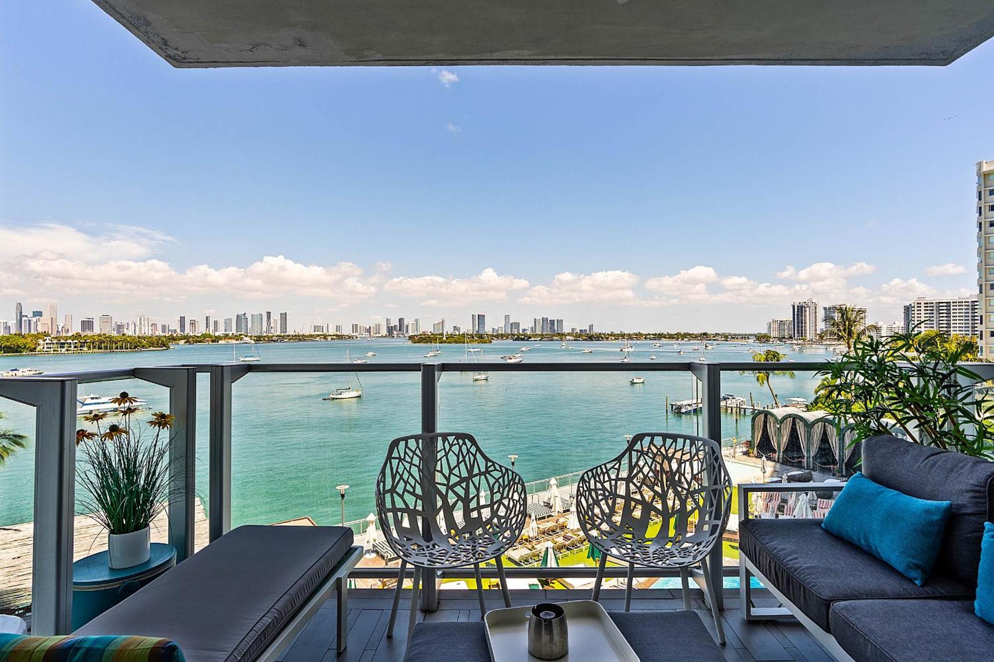 1100 West South Luxe Miami By Joe Semary Apartment Miami Beach