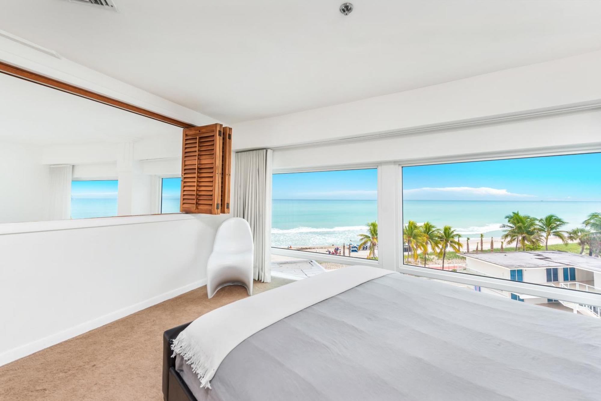 Oceanfront Loft At Castle Beach Club -m15 Miami Beach