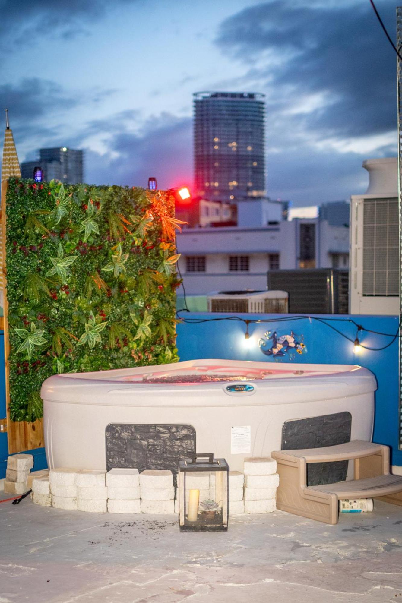 Apartment 2bedroom 2bath Loft Exclusive Rooftop&jacuzzi,1block From