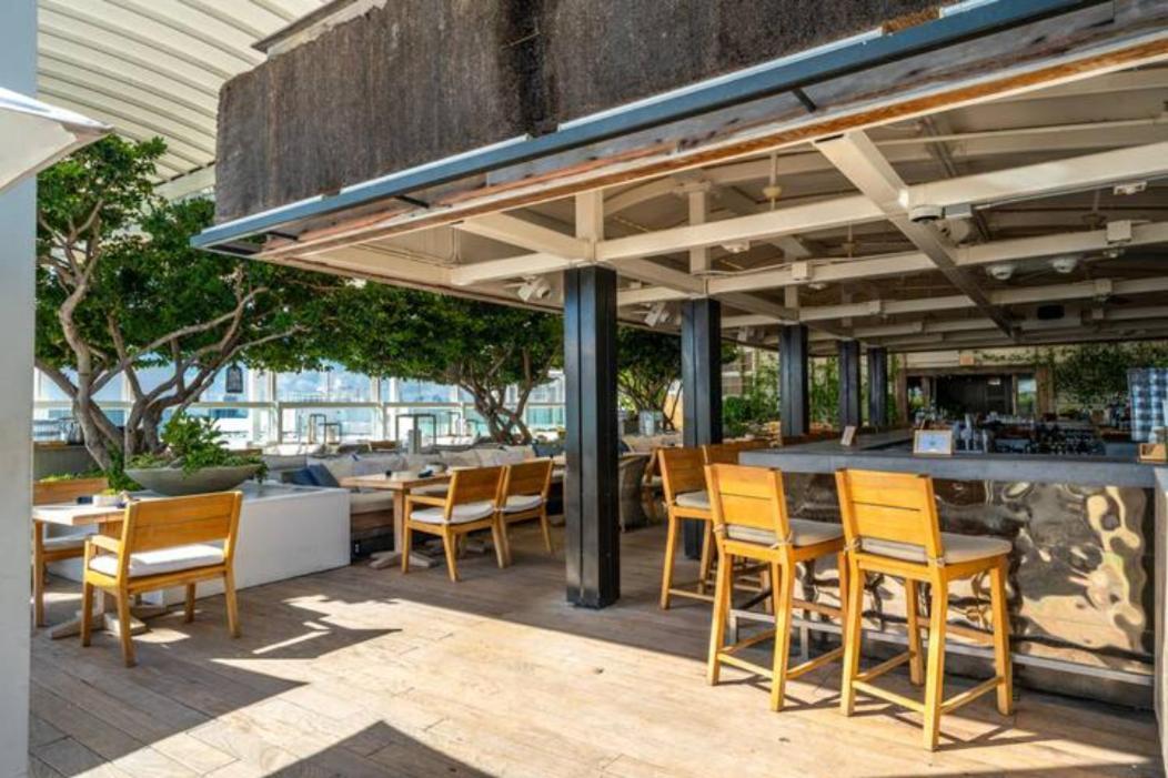 Apartment 1 1 Bedroom 1 And Half Bathroom Beachfront With Balcony Miami Beach