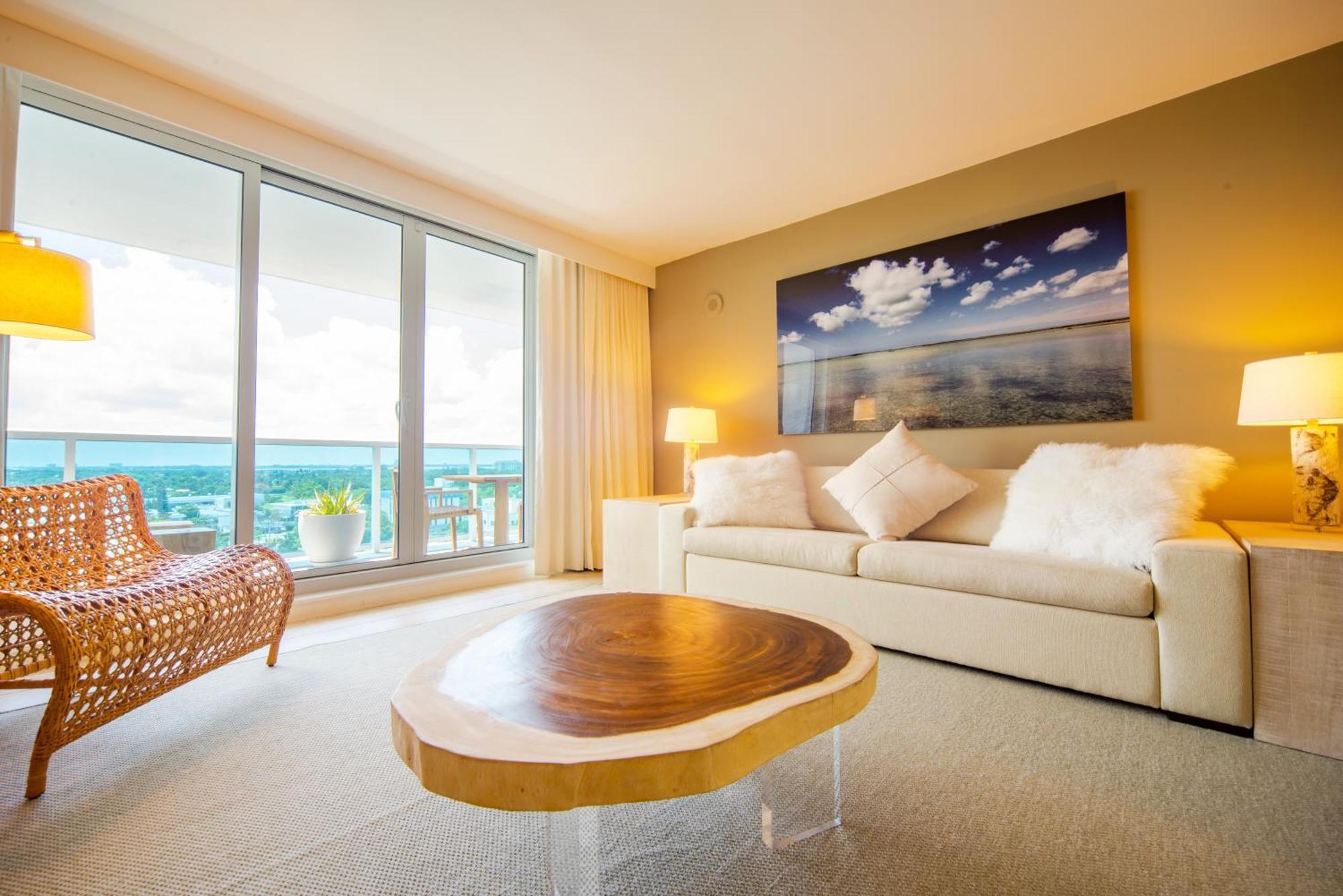 1 1 Bedroom 1 And Half Bathroom Beachfront With Balcony Apartment Miami Beach
