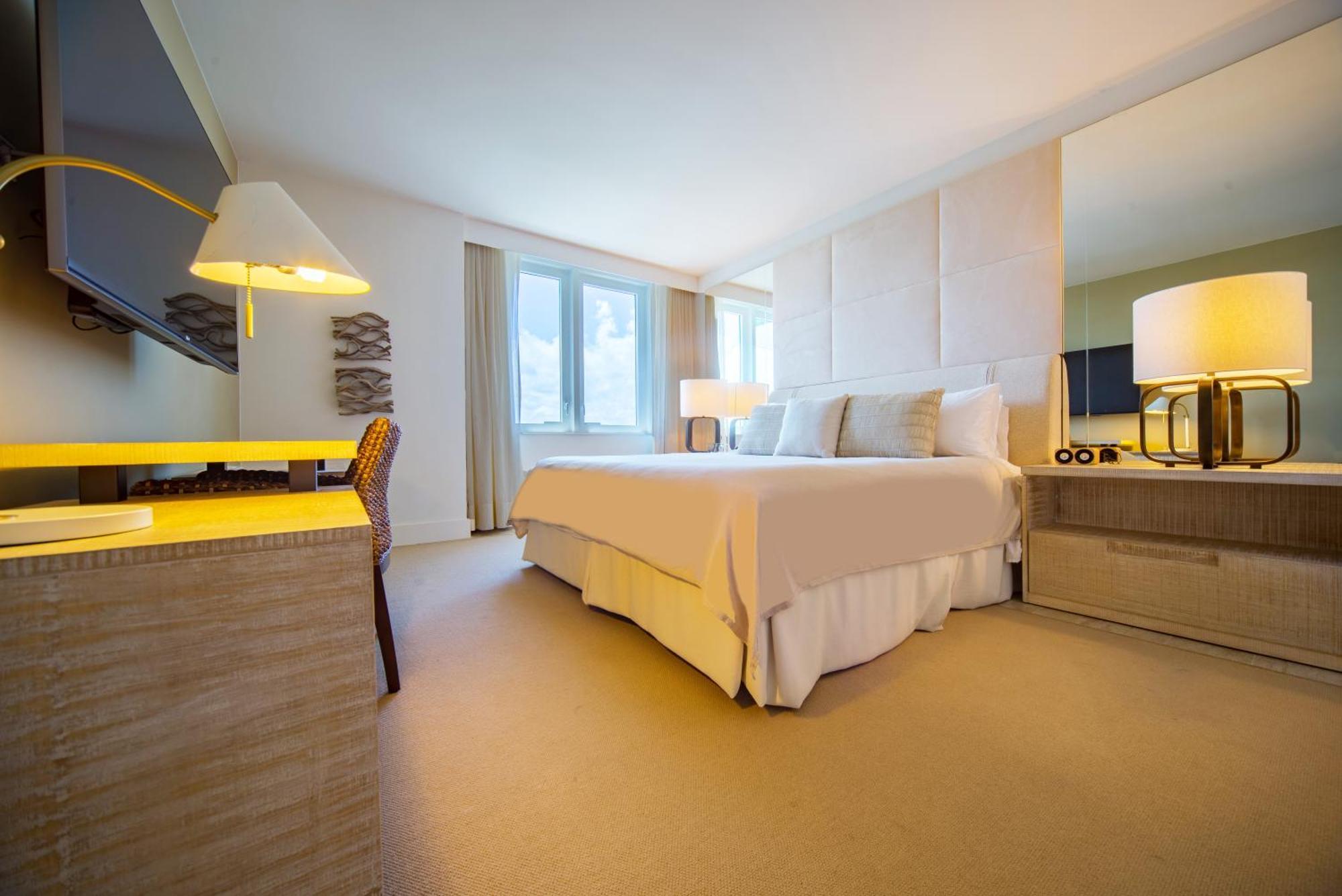 1 1 Bedroom 1 And Half Bathroom Beachfront With Balcony * Miami Beach