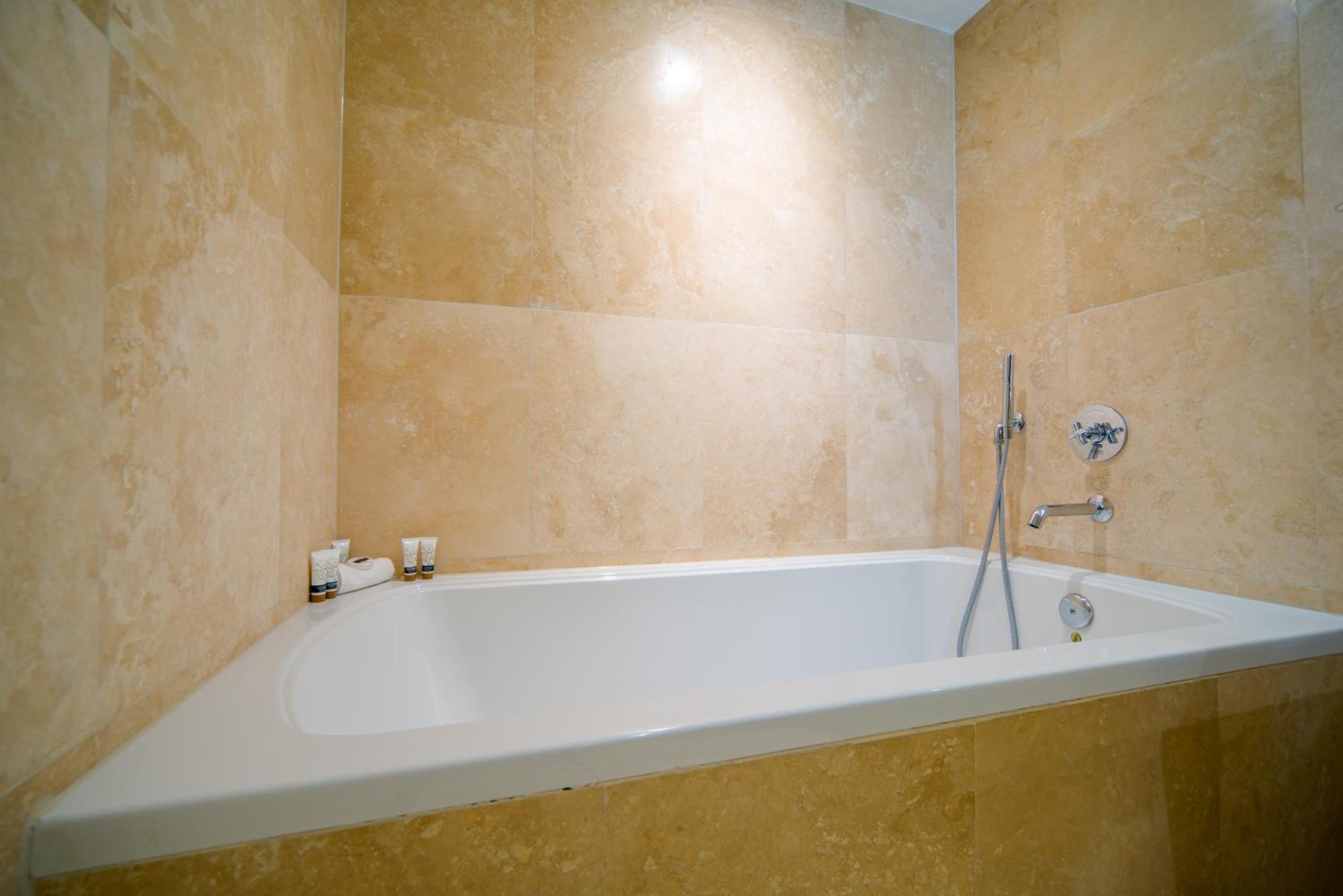 1 1 Bedroom 1 And Half Bathroom Beachfront With Balcony Apartment