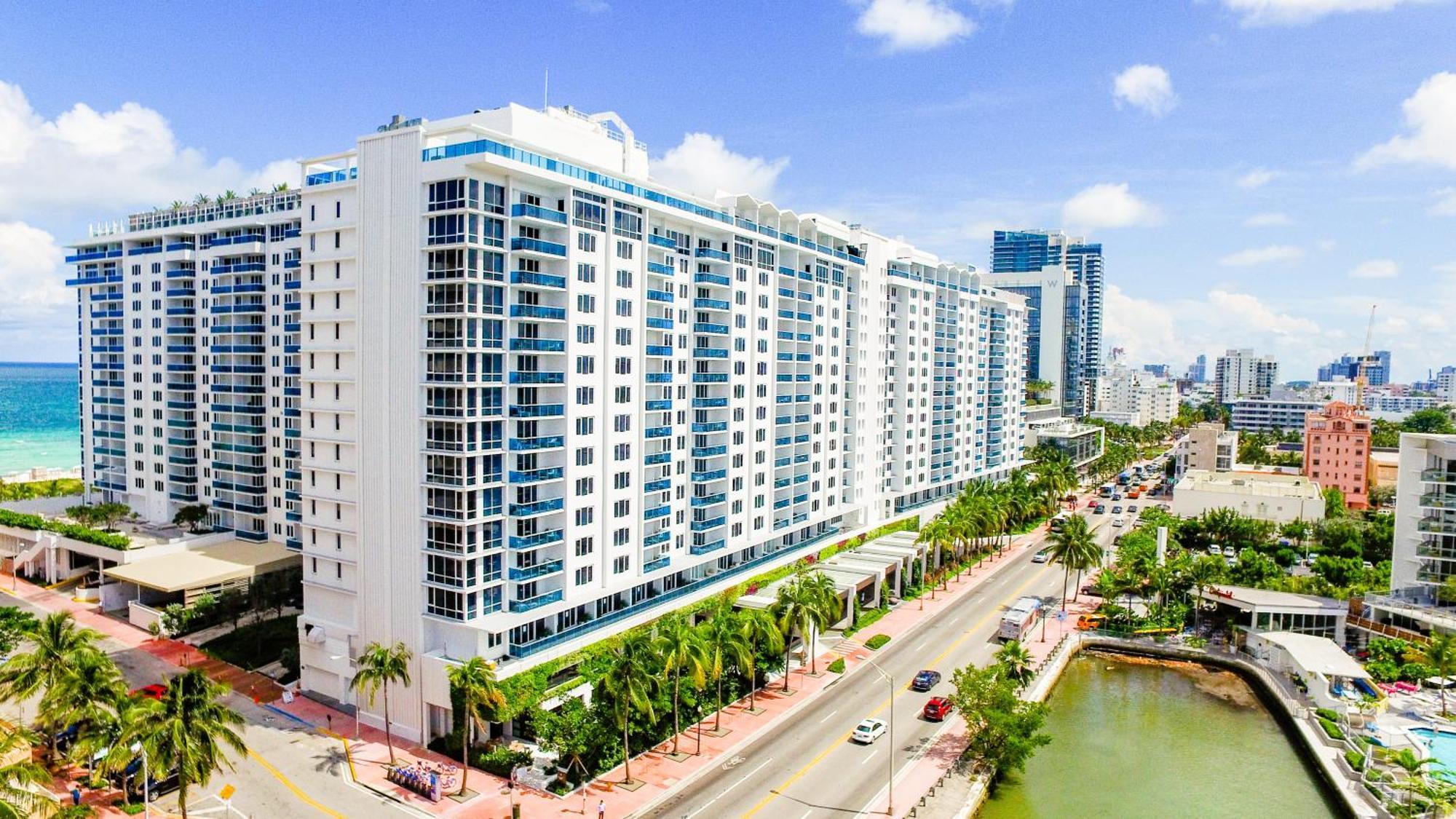 1 1 Bedroom 1 And Half Bathroom Beachfront With Balcony *