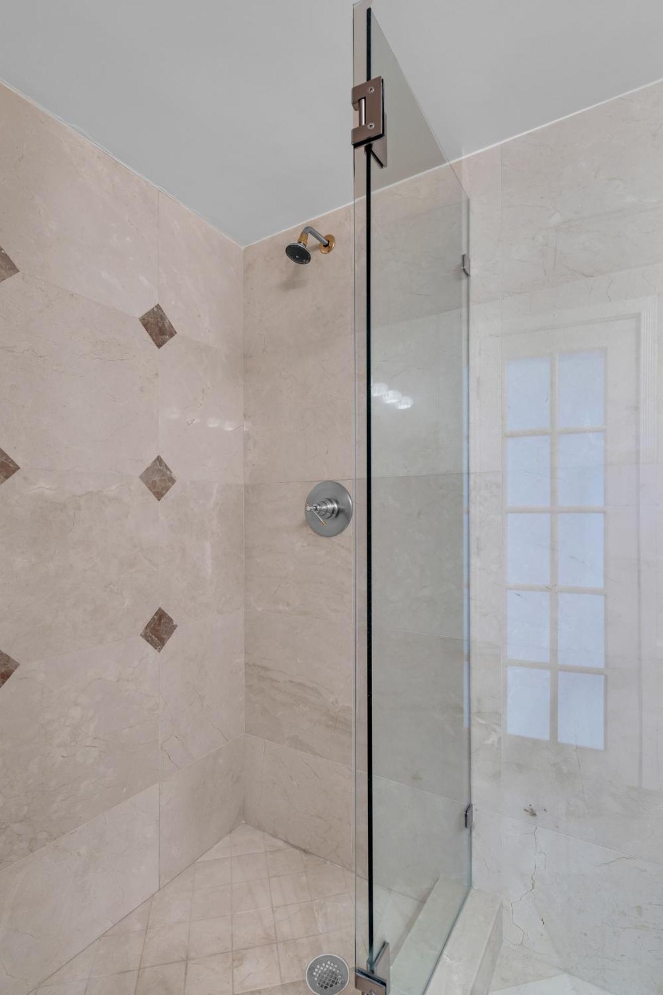 2 Bedrooms Unit Oceanfront The Alexander Miami Beach