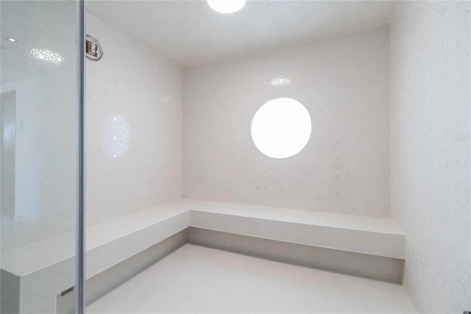 Apartment Sleek And Chic Two Bedrooms *