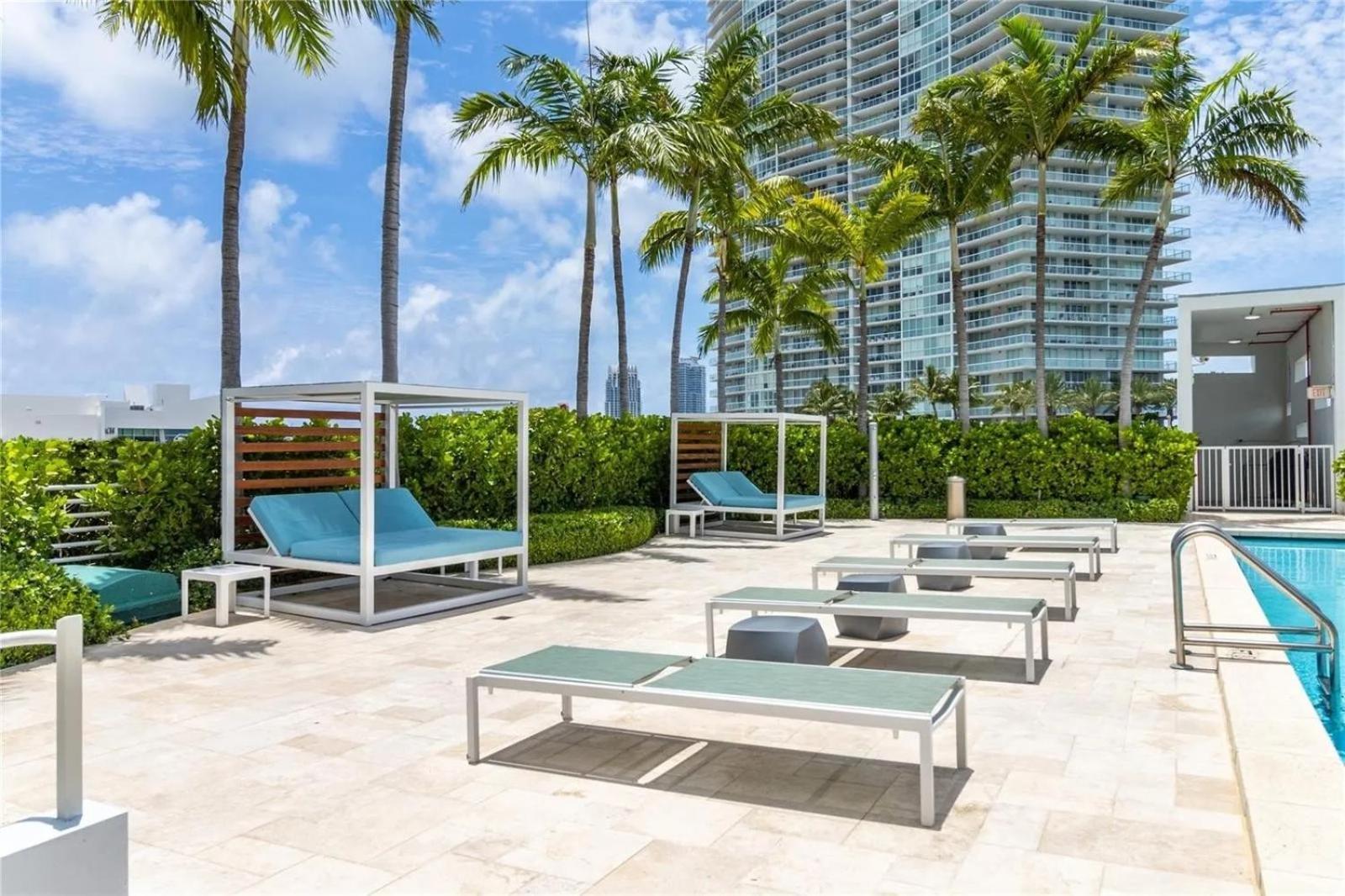 Sleek And Chic Two Bedrooms * Miami Beach