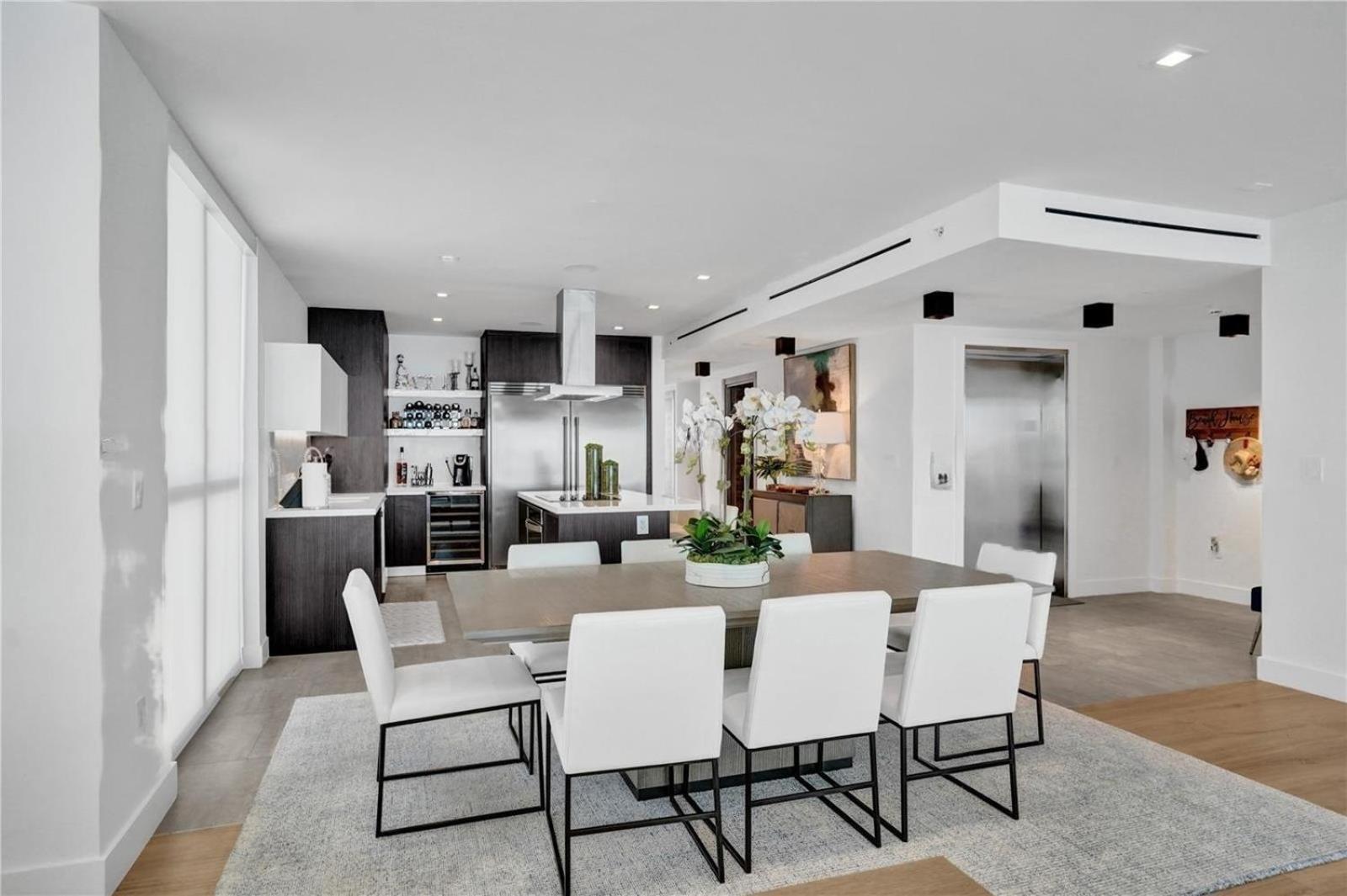 Waterfront With Panoramic Bay Views In Miami Miami Beach