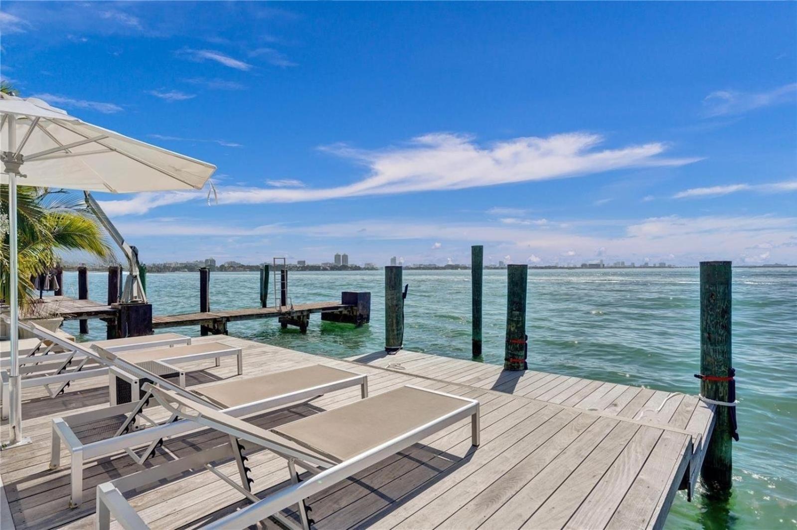 Waterfront With Panoramic Bay Views In Miami Miami Beach